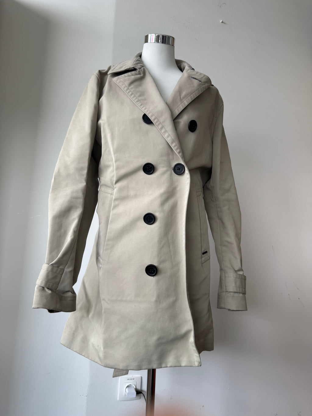 Idris Elba x IE The Director Trench Coat Beige Medium Very Good