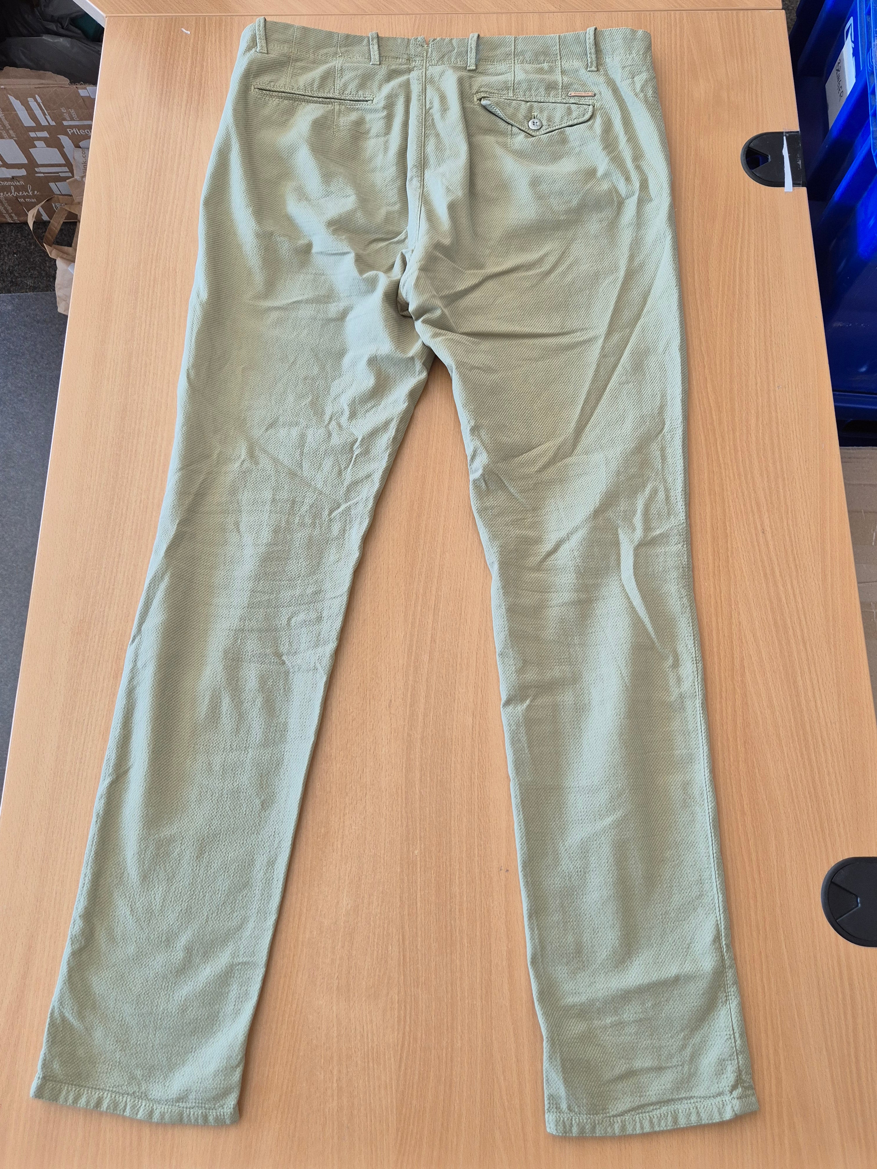 Massimo Dutti Slim Fit Chino – Olive, Gr. 46, Guter Zustand