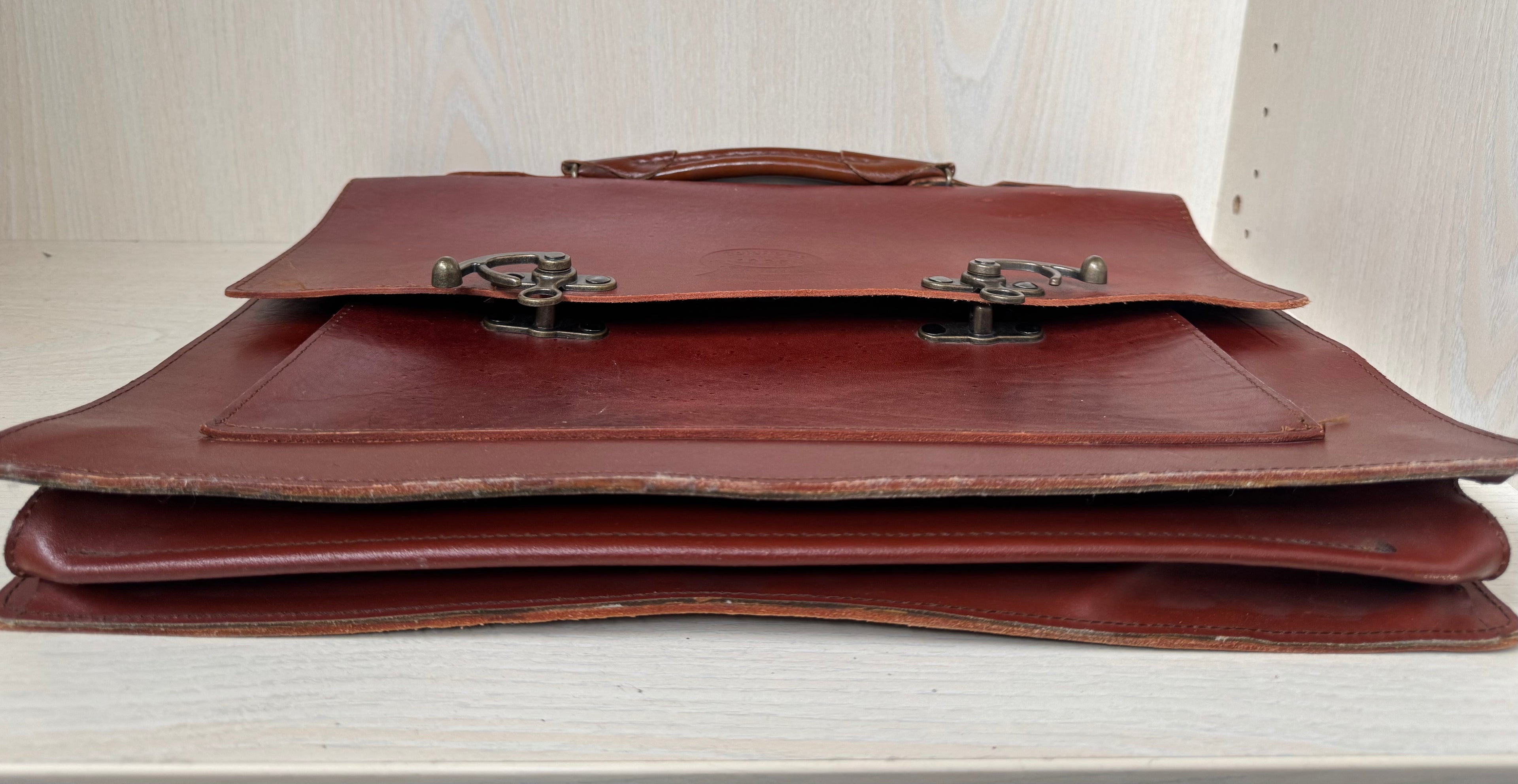 Goldrock Vintage Genuine Leather Briefcase – Medium Brown Satchel