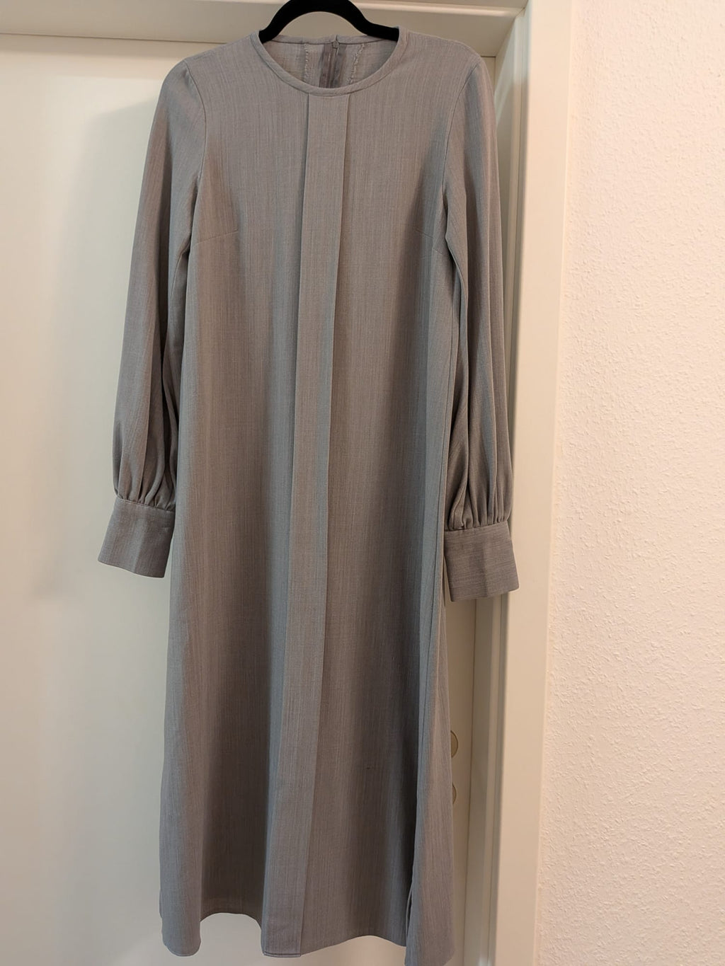 Self Made Belted Midi Dress – Grey, Medium, Crepe de Chine Silk, Very Good