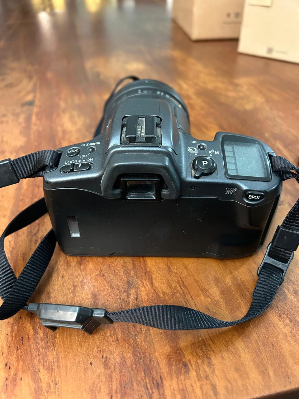 Minolta Dynax 500si SLR Kit + Tamron AF 28-200mm Lens Black Good Condition