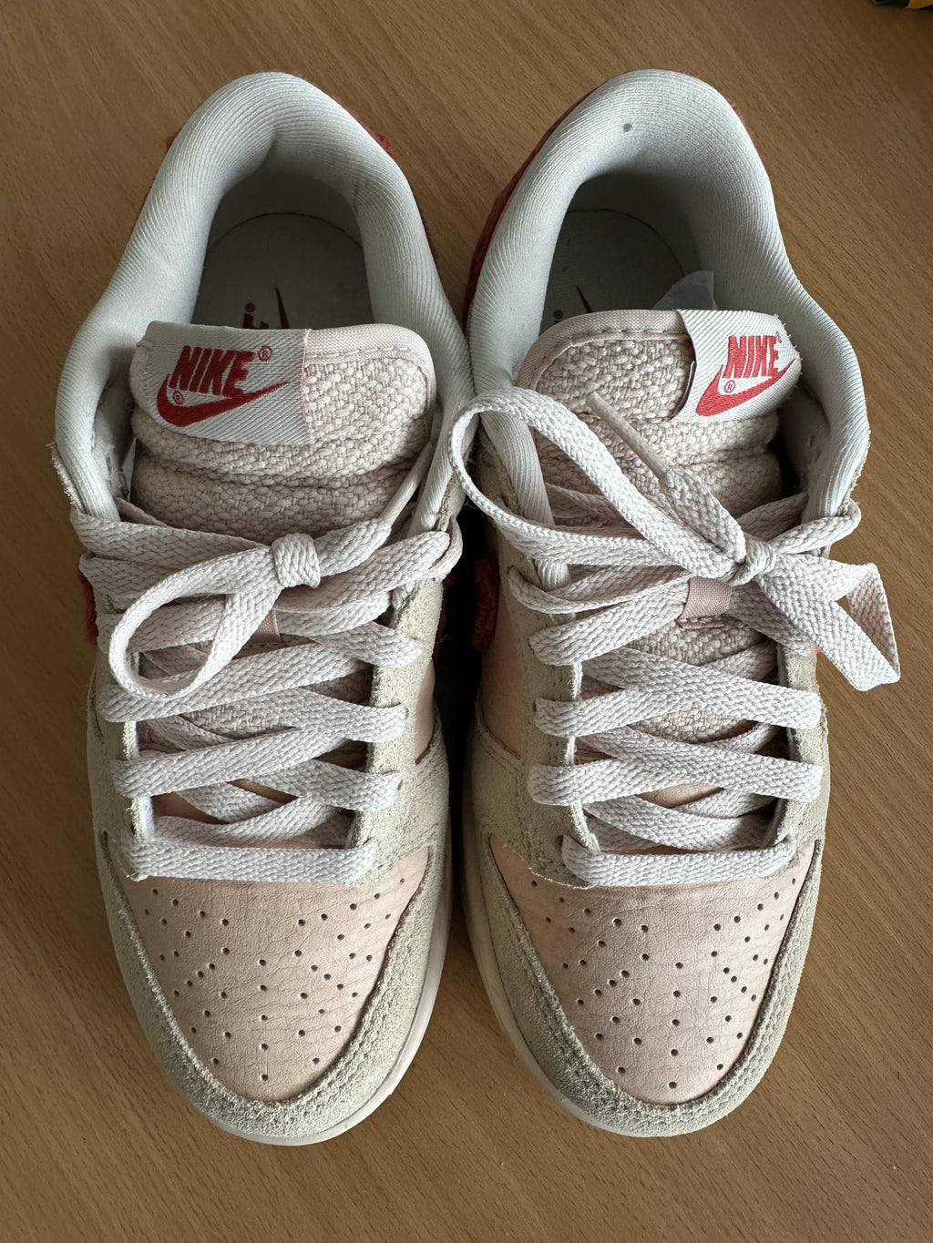 Nike Dunk Low “Terry Swoosh” W 6.5 Beige/Mars Stone – Very Good Condition