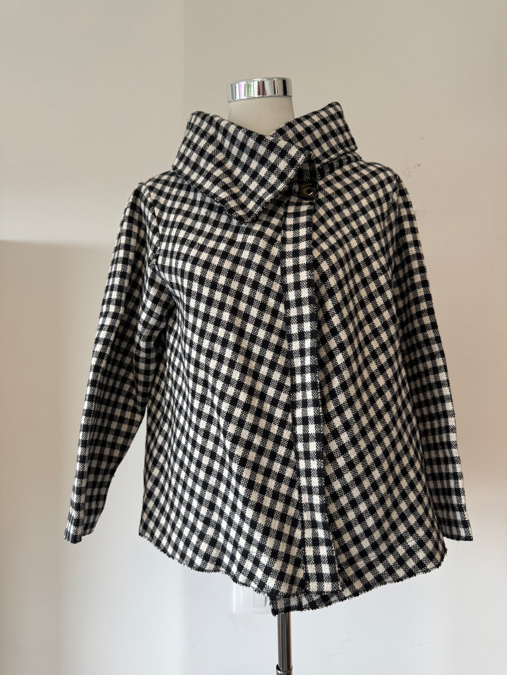 Vintage Italienischer Wollmantel, Schwarz-Weiß Kariert, Größe M, Sehr Gut