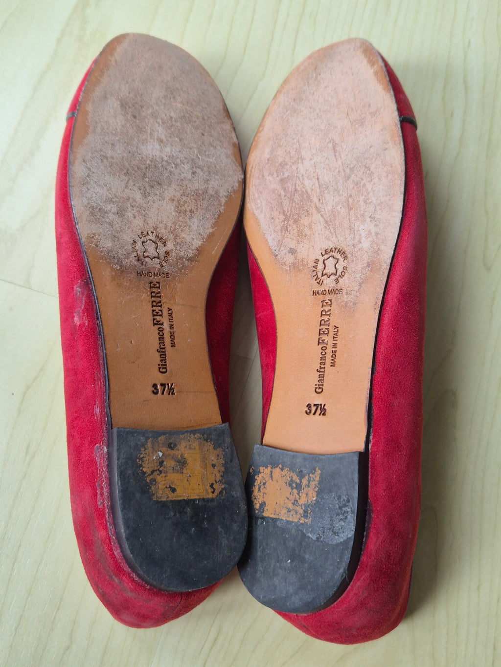 Gianfranco Ferré Rote Wildleder-Ballerinas | EU 37.5 | Gebraucht