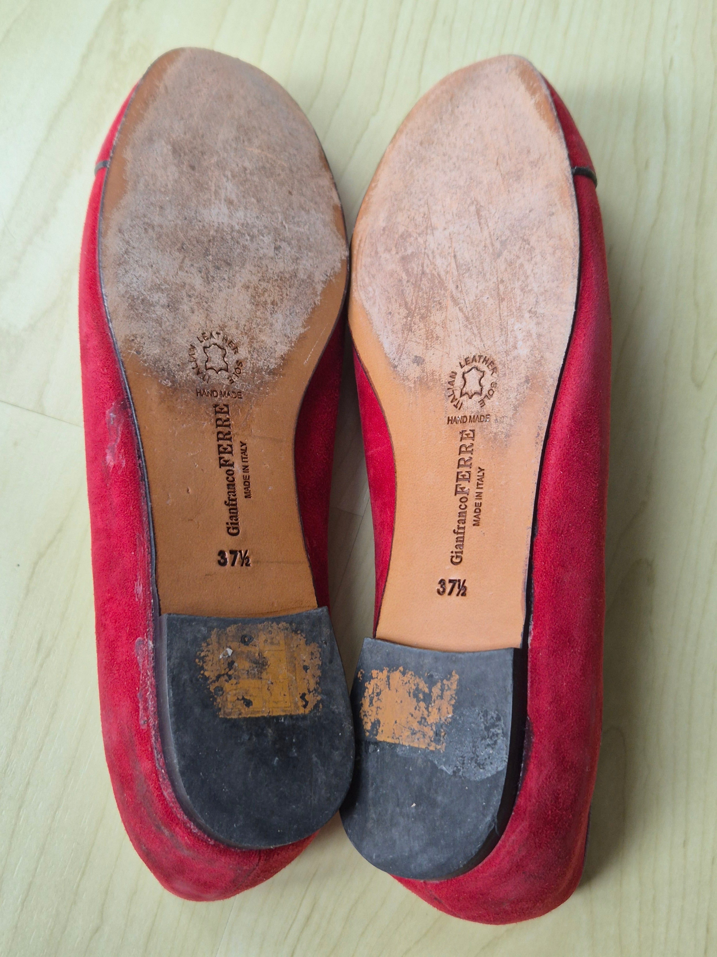 Gianfranco Ferré Rote Wildleder-Ballerinas | EU 37.5 | Gebraucht