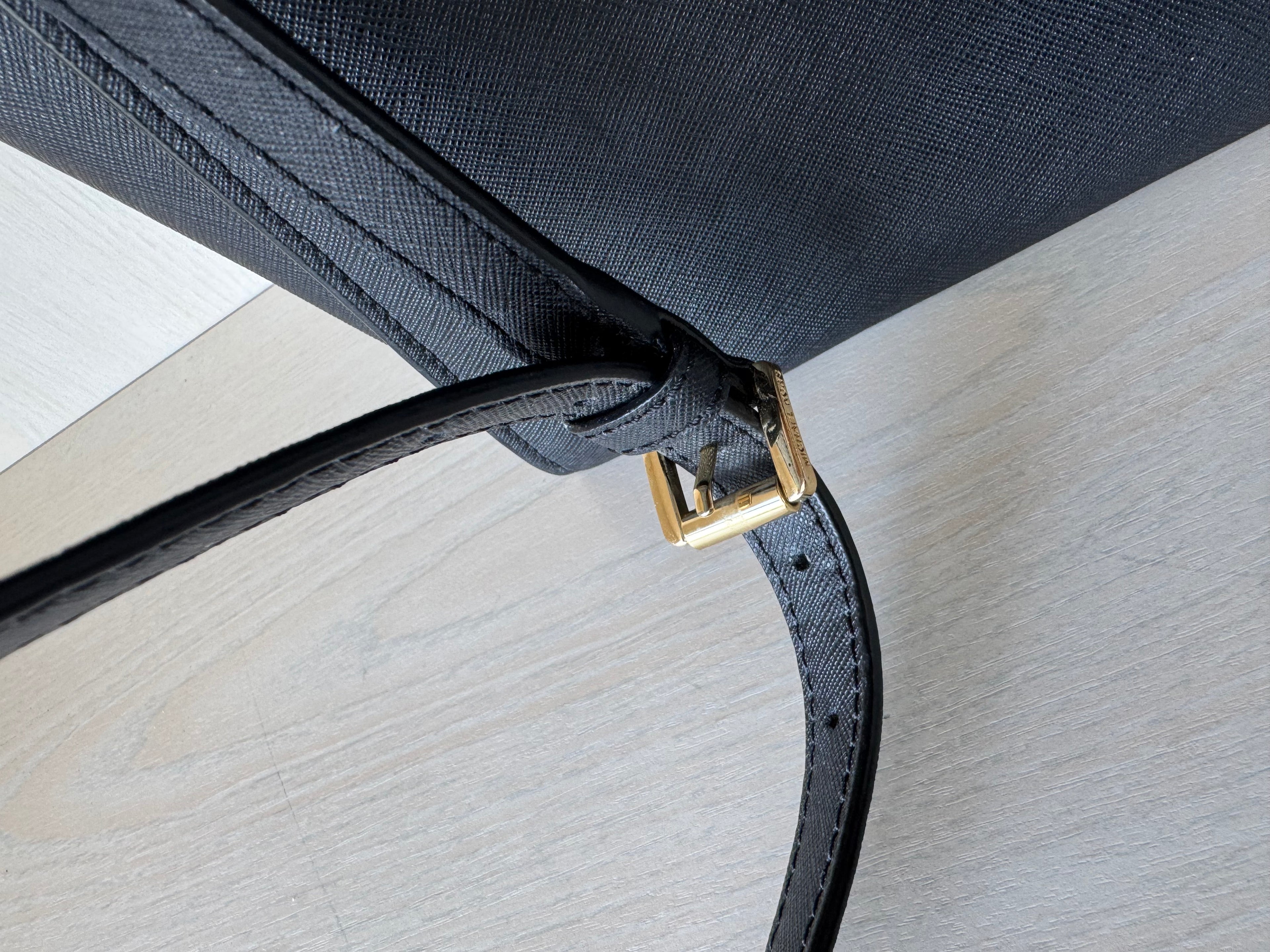 Michael Kors Selma Medium Satchel – Saffiano Leder, Schwarz, Gebraucht