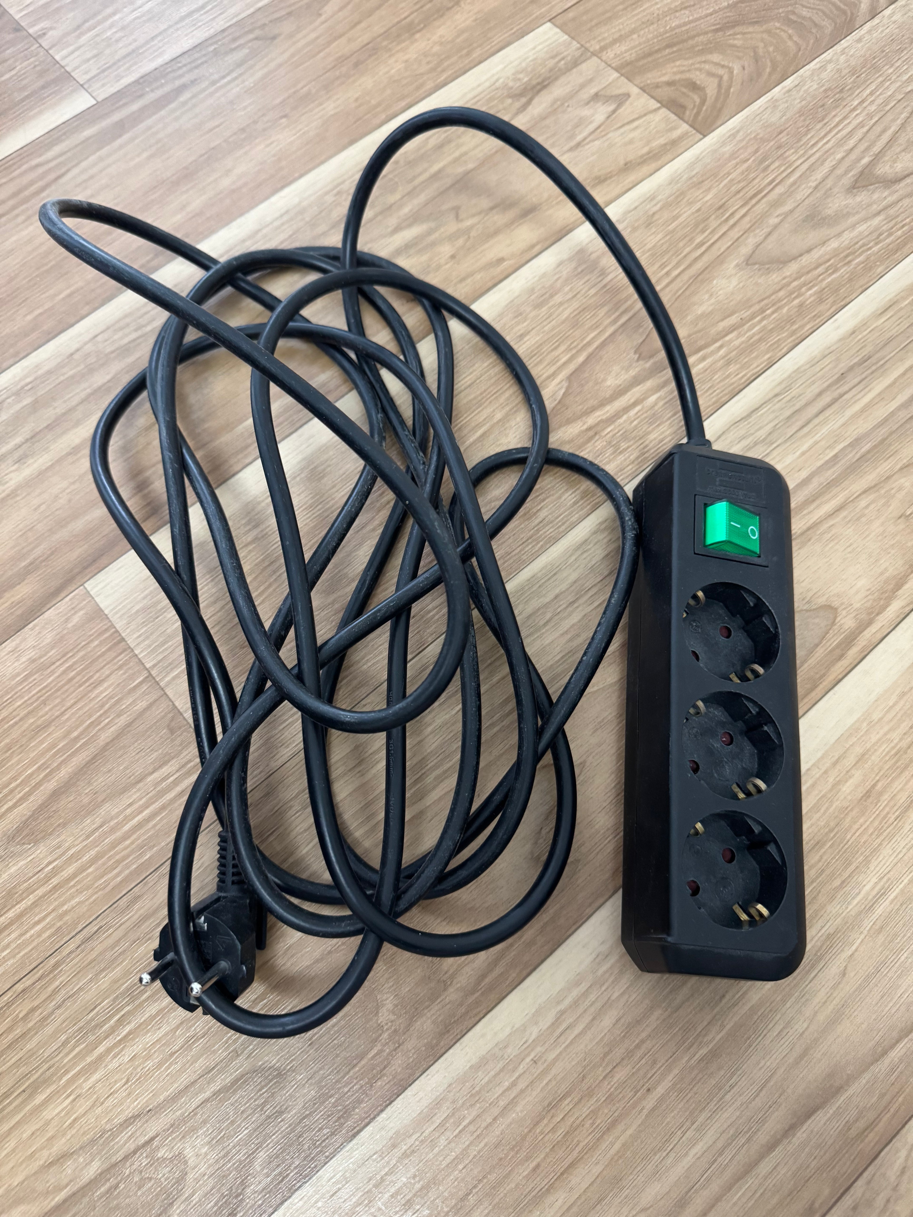 Brennenstuhl Eco-Line 3-fach Steckdosenleiste 5m mit Schalter – Schwarz