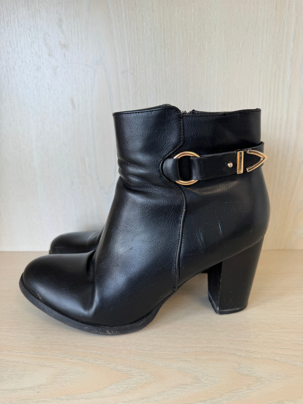 Polaris Women’s Ankle Boots – Black Leather, Size 38, Normal Use
