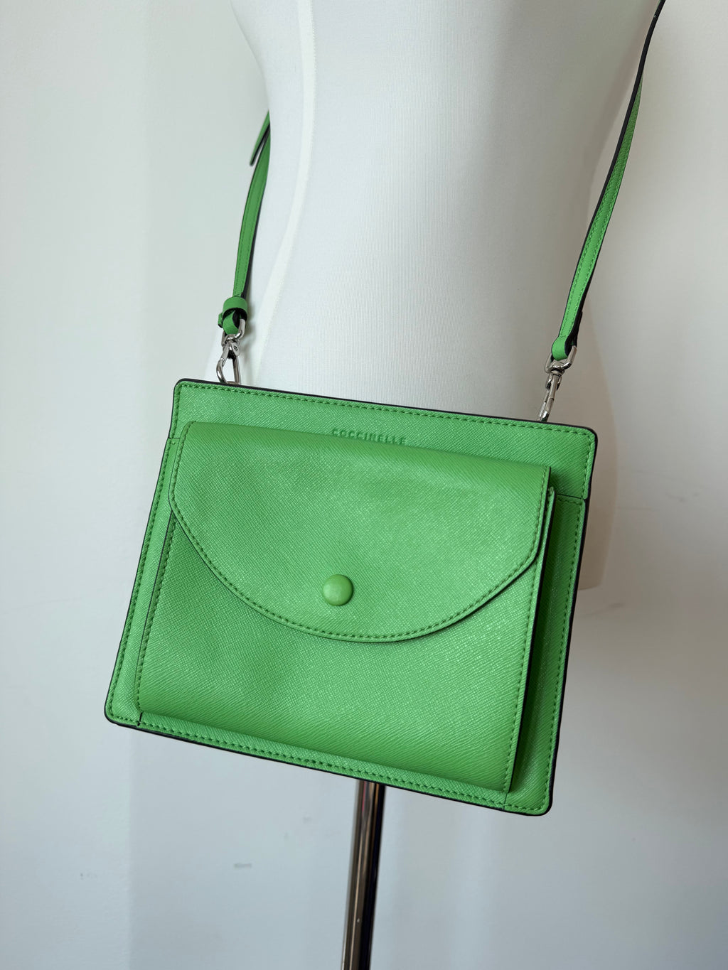 Coccinelle Alpha Crossbody Small – Saffiano Leder, Grün, Sehr Gut