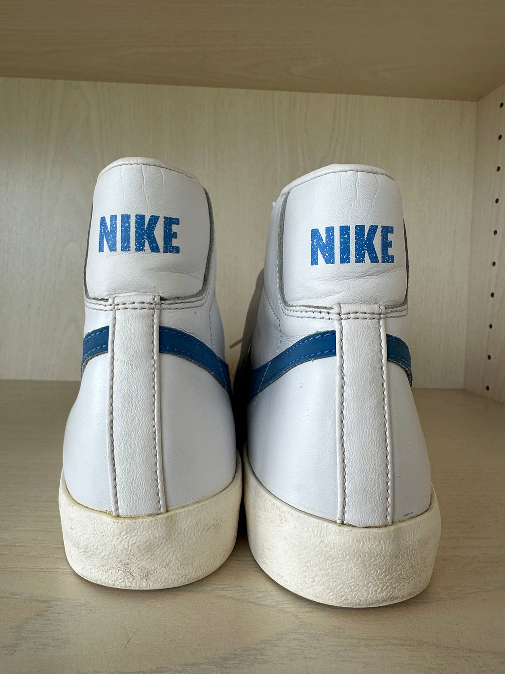 Nike Blazer Mid '77 Vintage – Weiß/Pazifikblau, Gr. 42, Guter Zustand