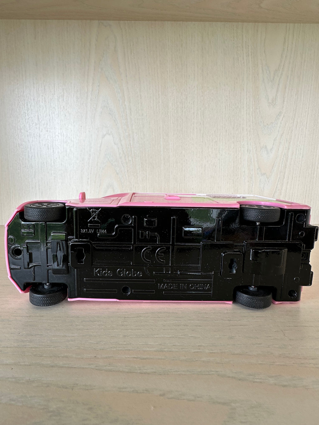 Kids Globe Pferdetransporter 1:32 – pink/grün – sehr guter Zustand