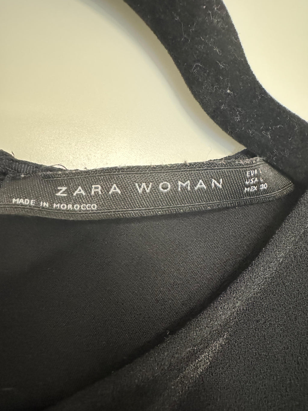 Zara Woman Schwarzes Midikleid – Langarm, Größe L, guter Zustand