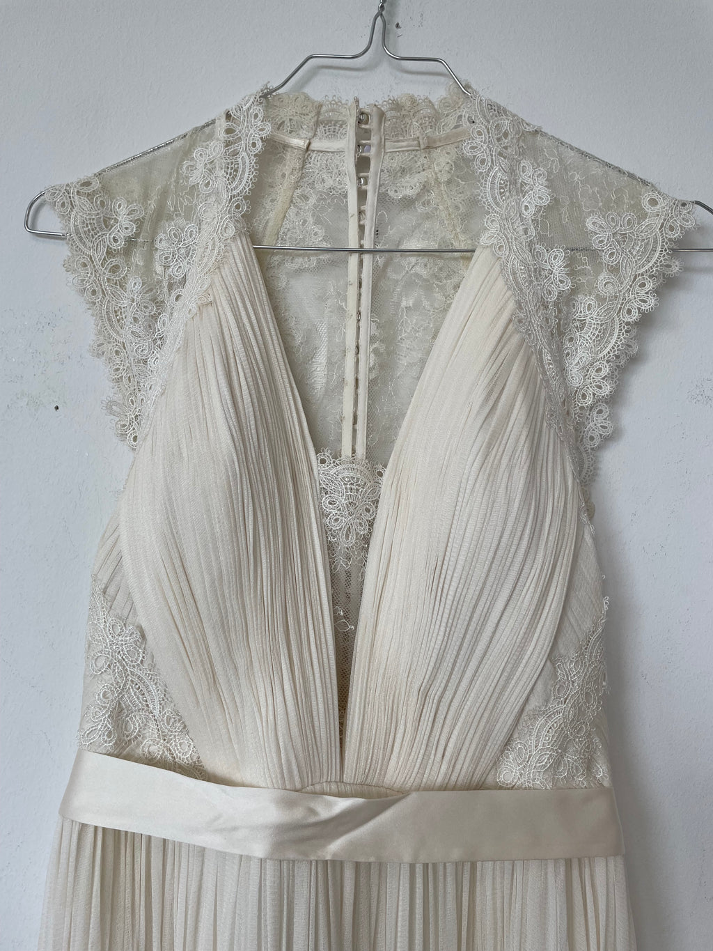 Catherine Deane Fantasia Cream Lace Chiffon Wedding Dress EU36, Very Good