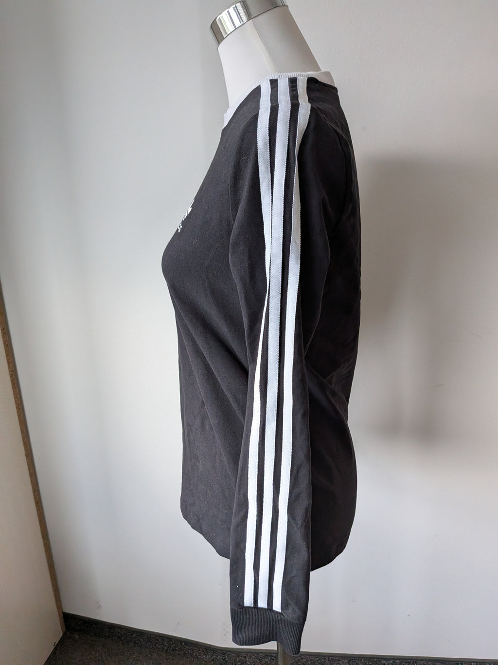 Adidas Originals 3-Stripes Long Sleeve Tee – Women’s, Black, M, Very Good