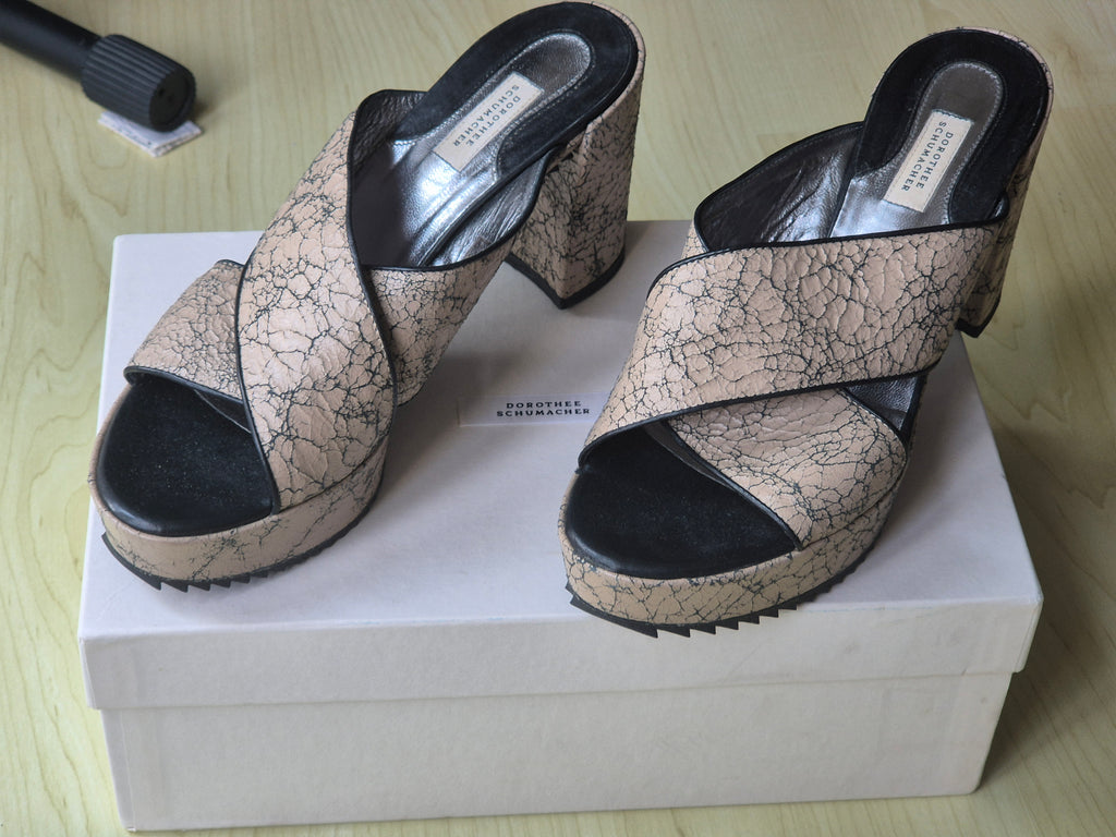 Dorothee Schumacher Mutual Criss-Cross Sandalen 38.5 Beige/Schwarz, gut, Box