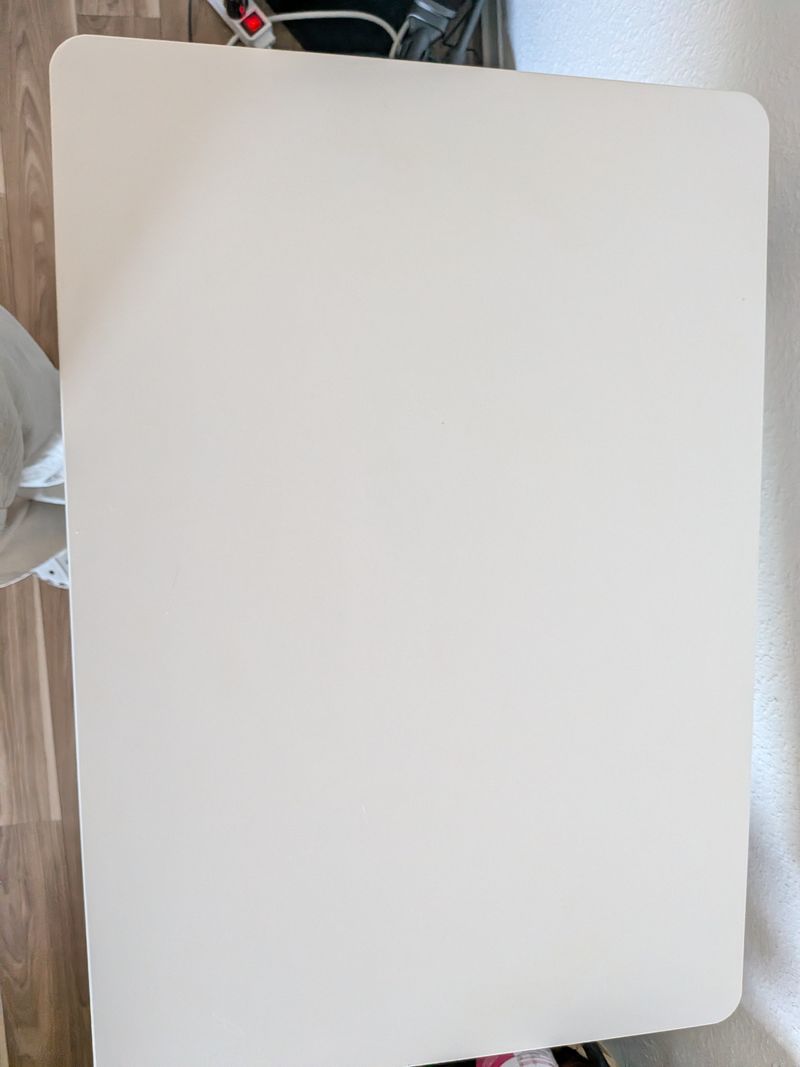 Mobiler, höhenverstellbarer Laptop-Tisch 70×48 cm Weiß, sehr guter Zustand