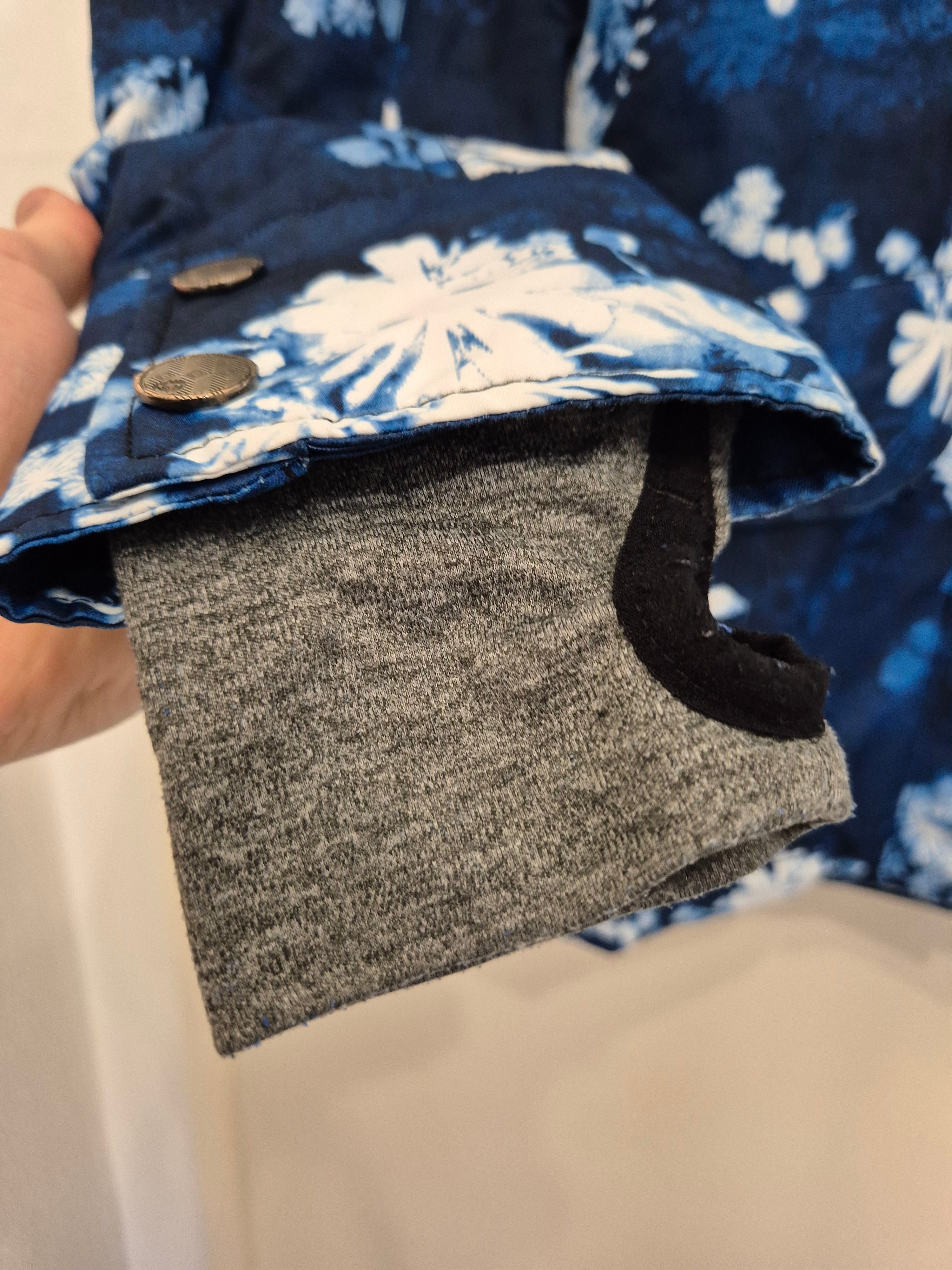 Roxy Damen Snowboardjacke DryFlight 10K, Blau Floral, Gr. S, Sehr Gut