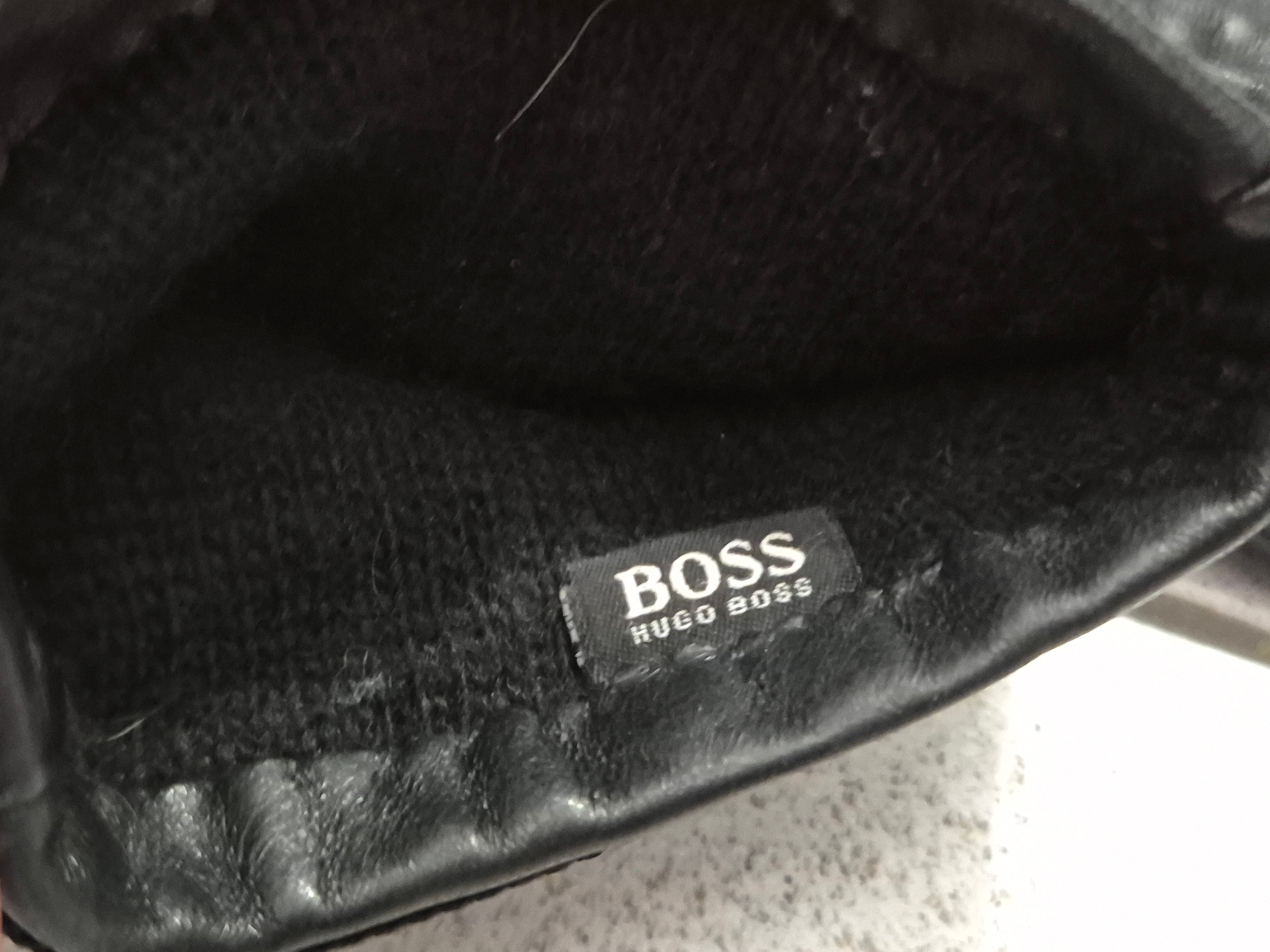 Hugo Boss Black Leather Gloves Medium, Normal Use