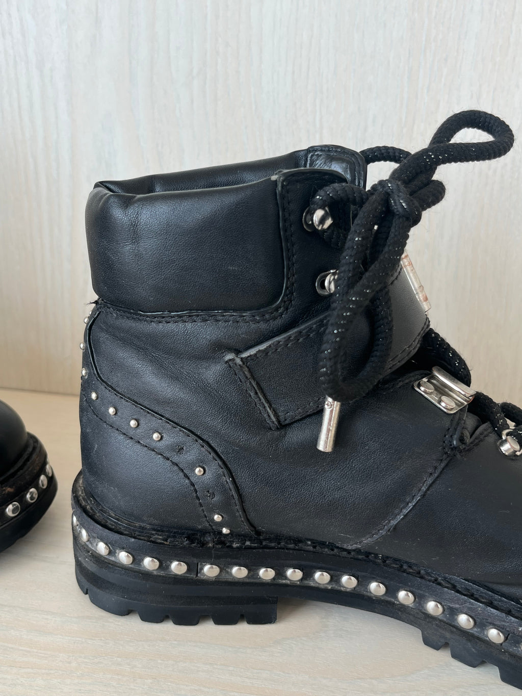 Lola Cruz Leder Combat Boots Nieten Schwarz EU 37 Zustand Gut