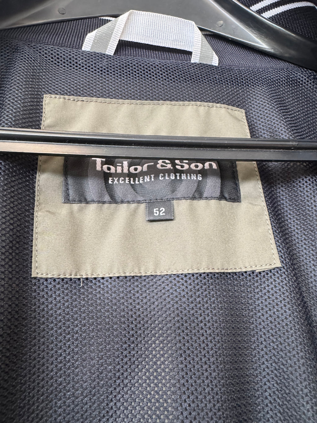Tailor & Son Bomber Jacket London Olive Green Size 52 (L) – Good Condition