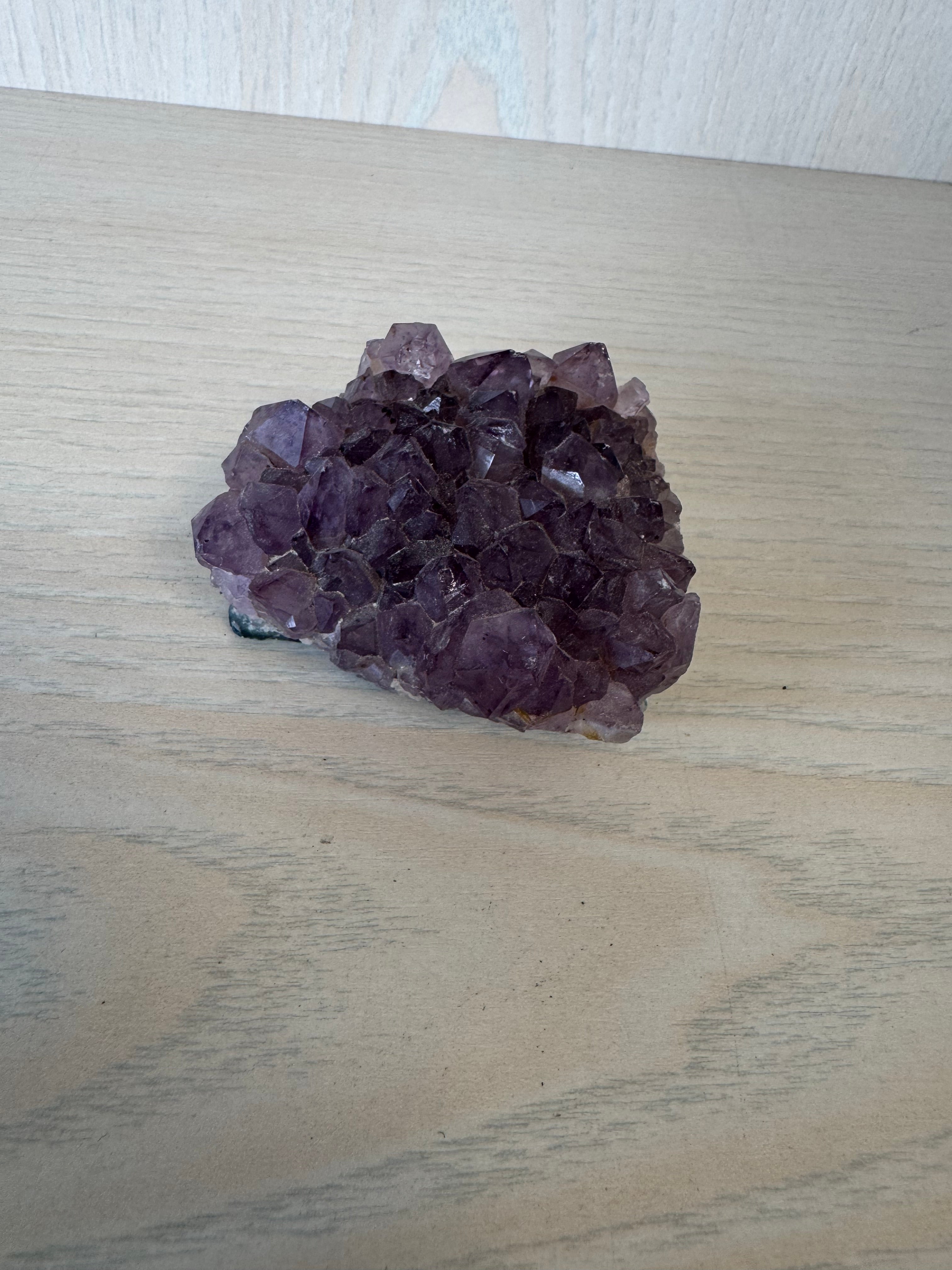 Amethyst Kristall-Cluster 213g – Tiefviolett, Natur, Sehr guter Zustand