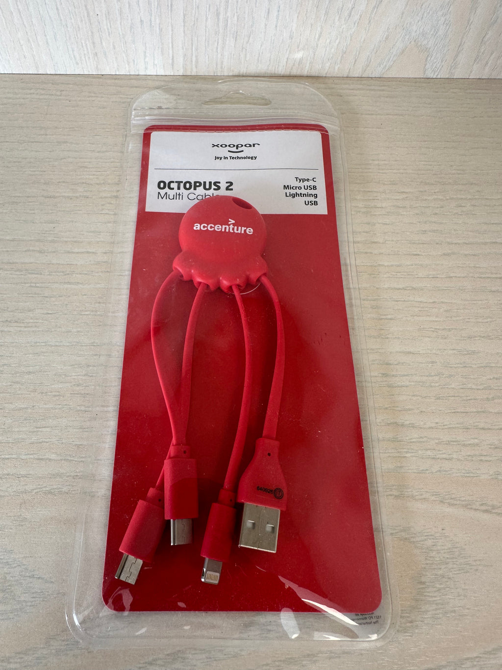Xoopar Octopus 2 Multi-Charging Cable USB-C/Lightning/Micro-USB Red New Sealed