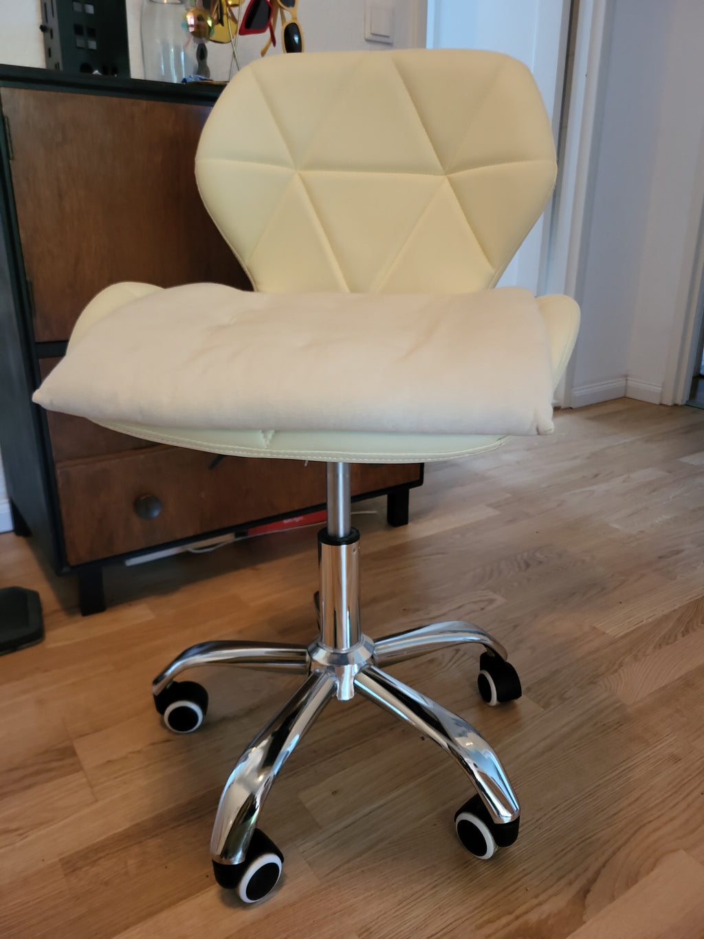 Charles Jacobs Drehstuhl Creme PU-Leder Chromfuß Standard Gebraucht