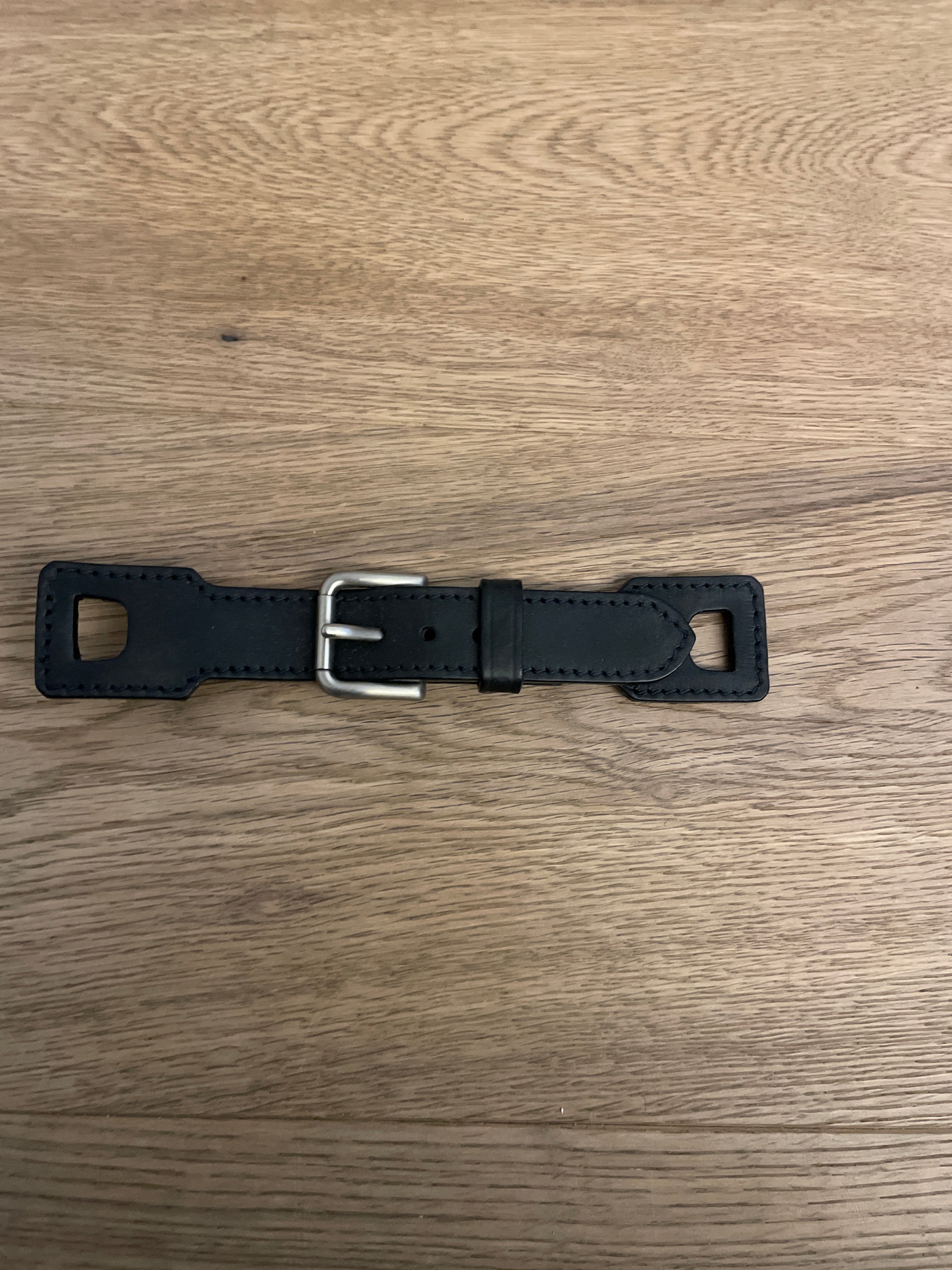 Leonardo Guizzetti Handle Connector/Mini Strap – Black Leather, Like New
