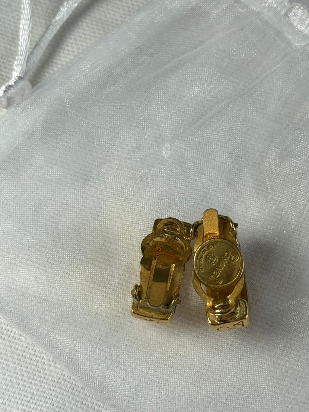 Authentic CHANEL Vintage Gold Medium CC Logo Clip-On Hoop Earrings – Good Condition