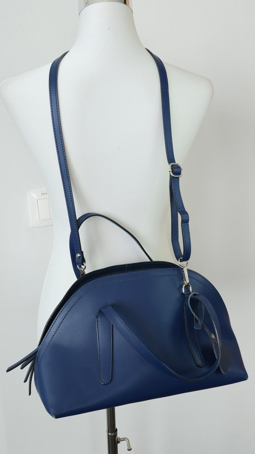 Linda Damiani Shoulder Bag – Genuine Leather, Navy Blue, Medium, Good Condition