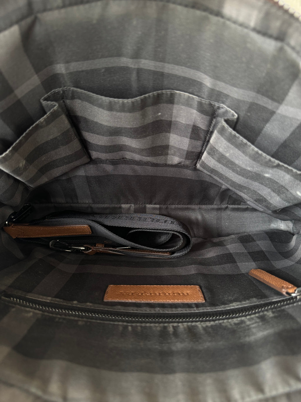 Burberry Leder Aktentasche Braun Medium – Guter Zustand, Staubbeutel, Gurt