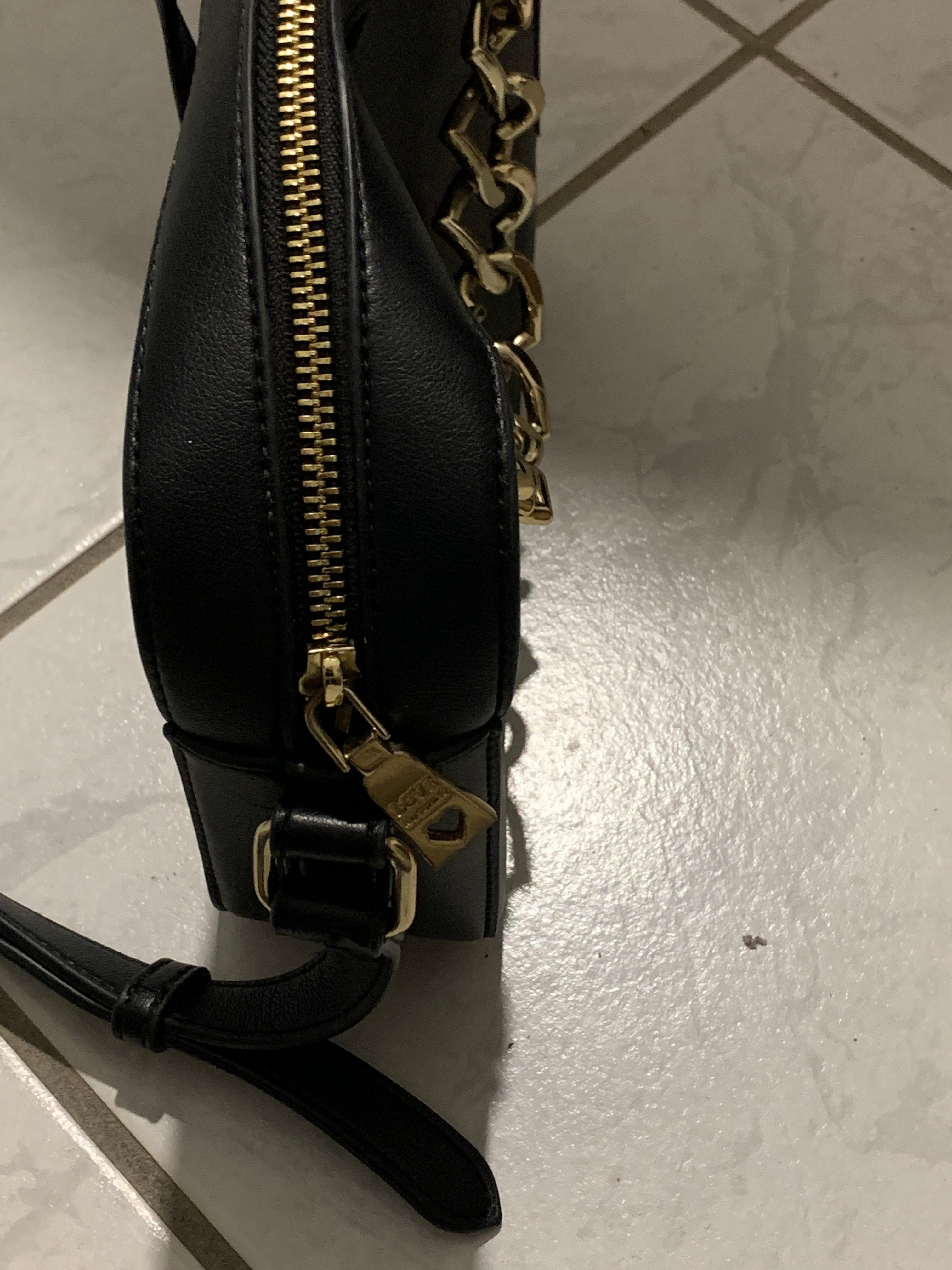 Love Moschino Umhängetasche – Synthetikleder, Schwarz, Goldkette, Medium, gebraucht