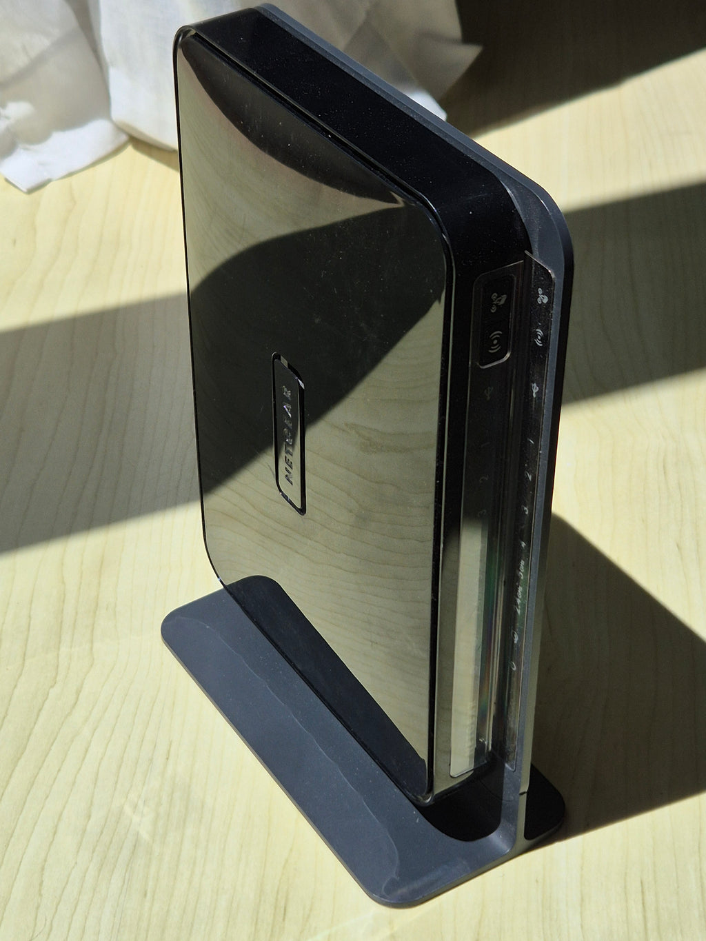 Netgear N600 WNDR3700v3 Dual-Band Gigabit WLAN Router Schwarz + Netzteil