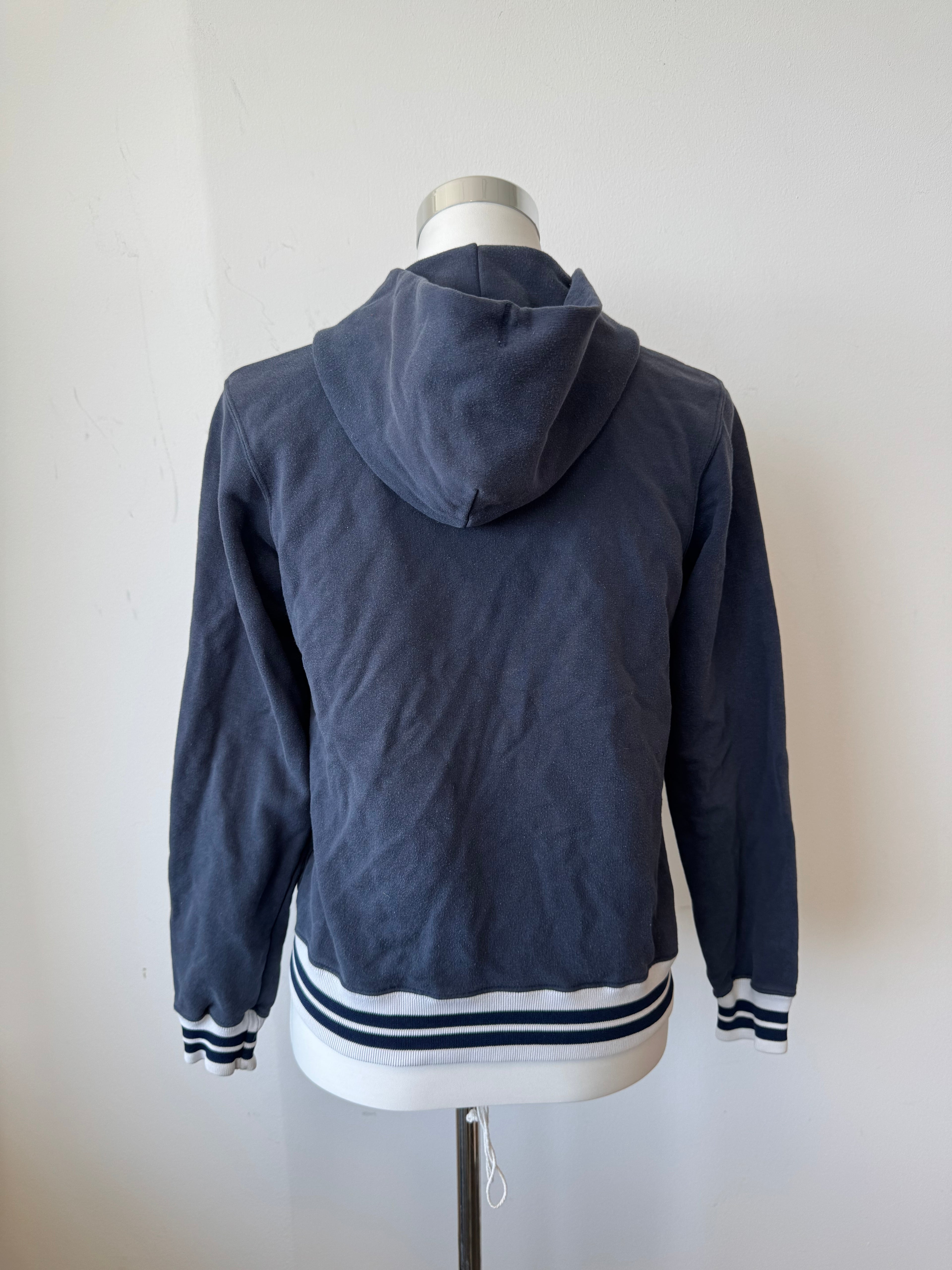 Fred Perry Zip Hoodie – Navy, Gestreifter Saum, Größe M, Guter Zustand