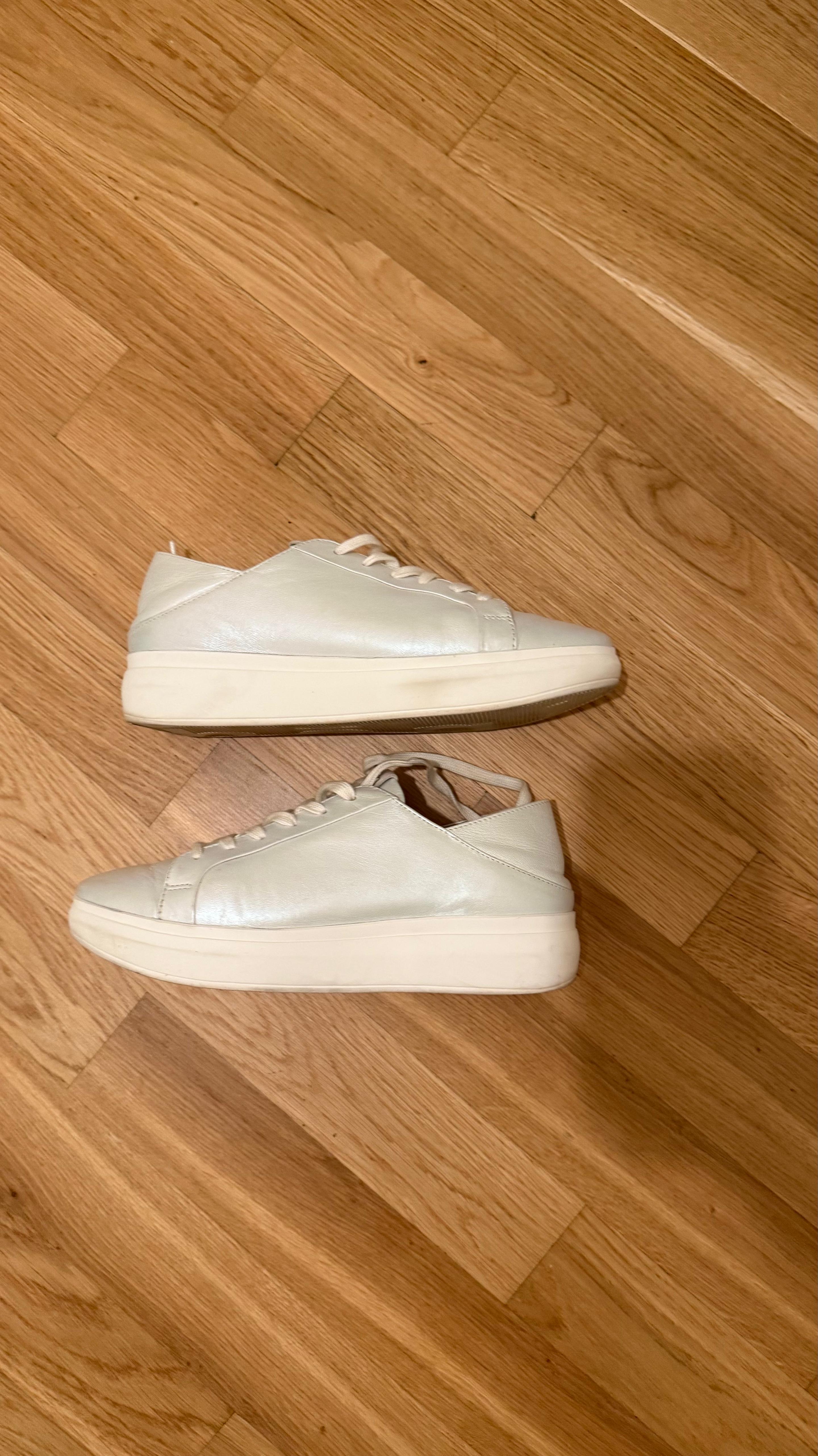Högl White/Silver Leather Sneakers | EU 38.5 | Good Condition