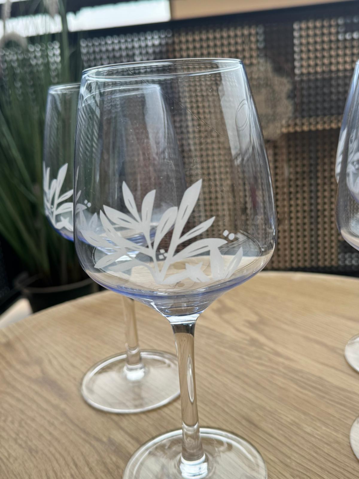 4er Set Vintage Weingläser mit Gravur, Glas, Klar, Sehr Gut