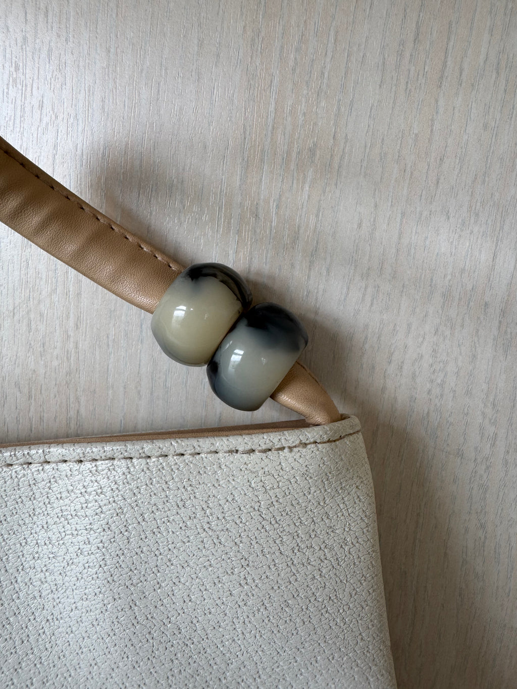 M.C Schultertasche – Synthetikleder, Elfenbein, Mittel, Gebraucht