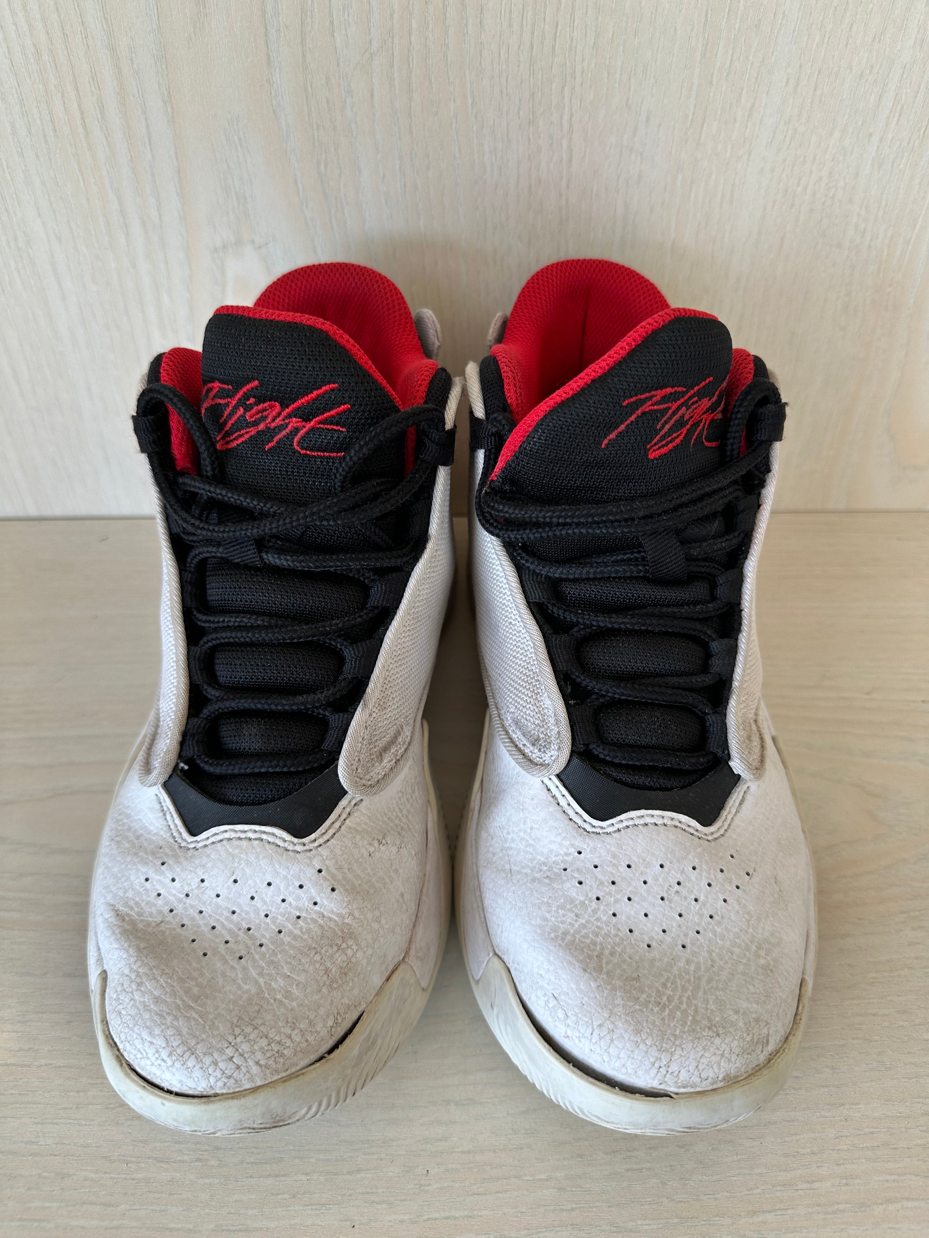 Jordan Max Aura 4 GS Weiß/University Red – EU 36 – guter Zustand
