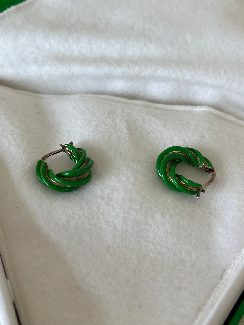 Bottega Veneta Twisted Hoop Ohrringe, Parakeet Grün, 925 Silber, Sehr Gut