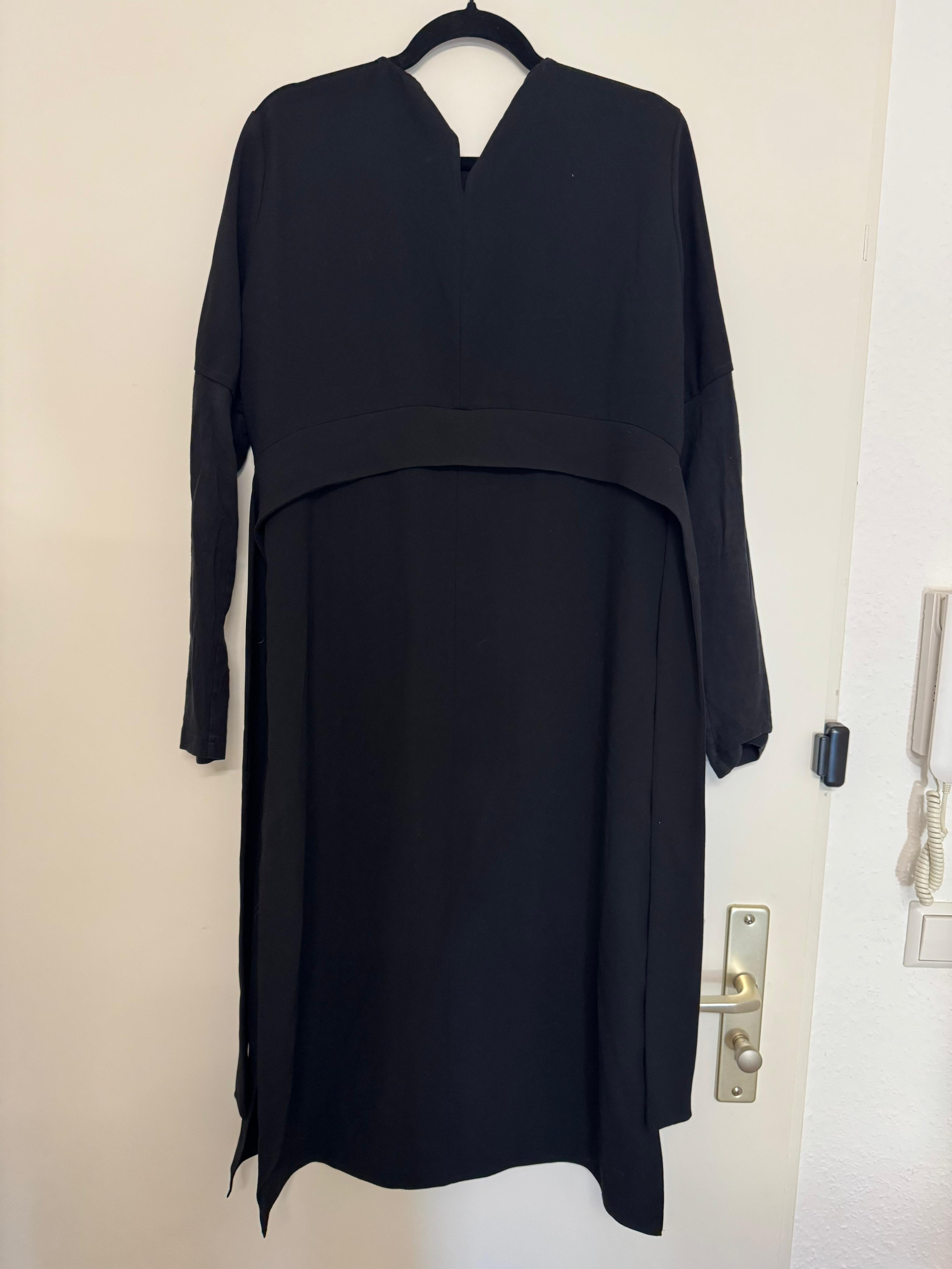 Zara Woman Schwarzes Midikleid – Langarm, Größe L, guter Zustand