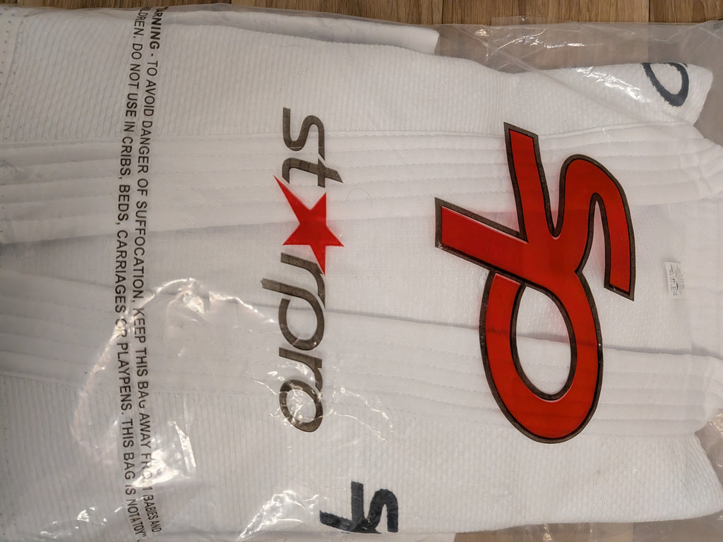 Starpro Excel Karate Gi White Size 00 (100-110cm) New with Belt