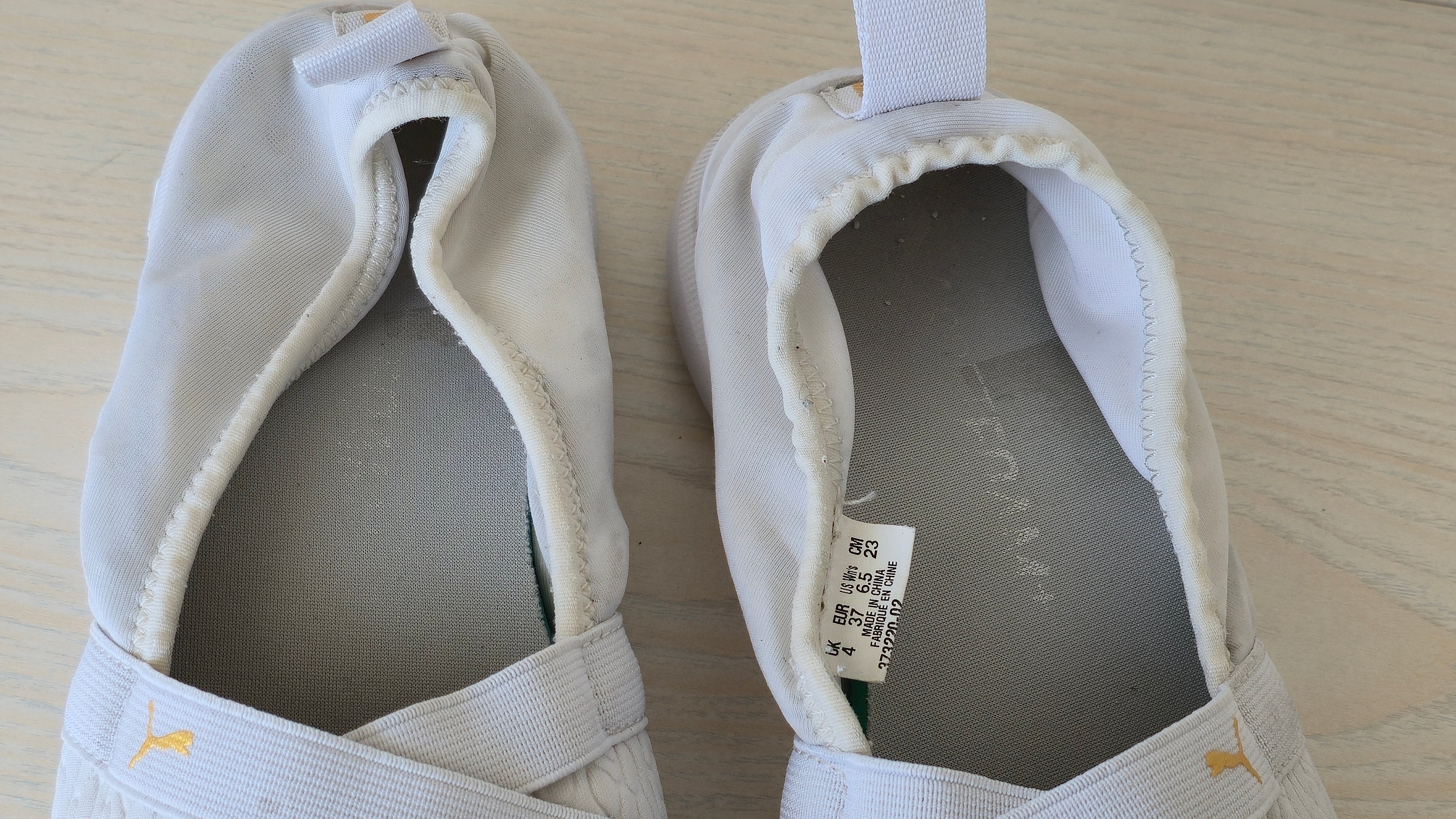 PUMA Adelina Slip-On Weiß/Gold | Damen EU 37.5 (UK 4.5) | Gebraucht