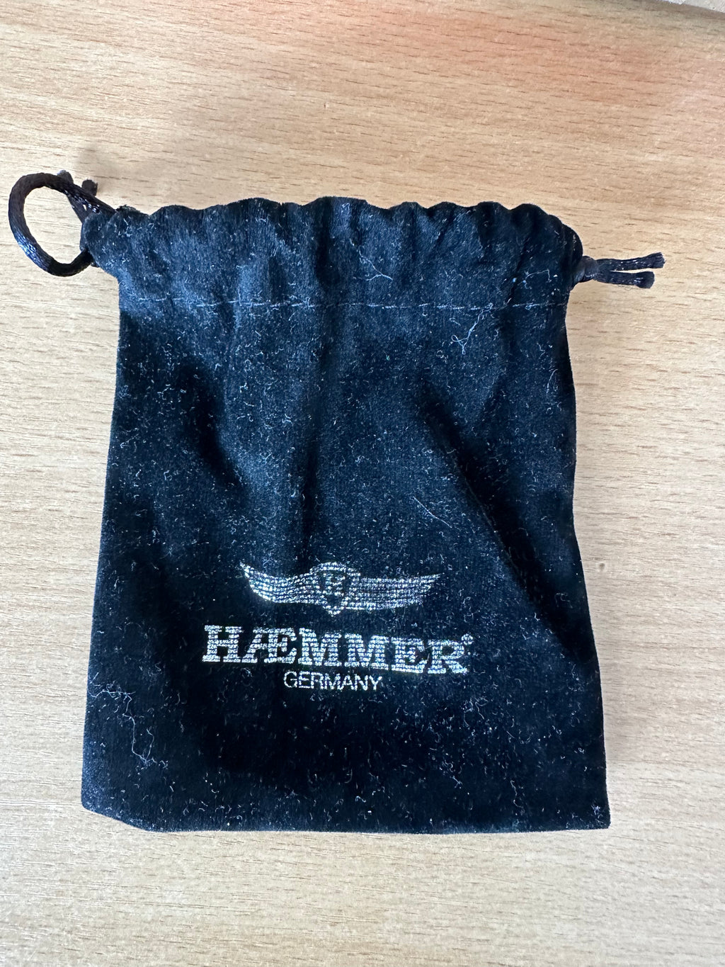 Haemmer Germany Skull Armband – Lava Stein, Schwarz/Rot, Wie Neu, Verstellbar