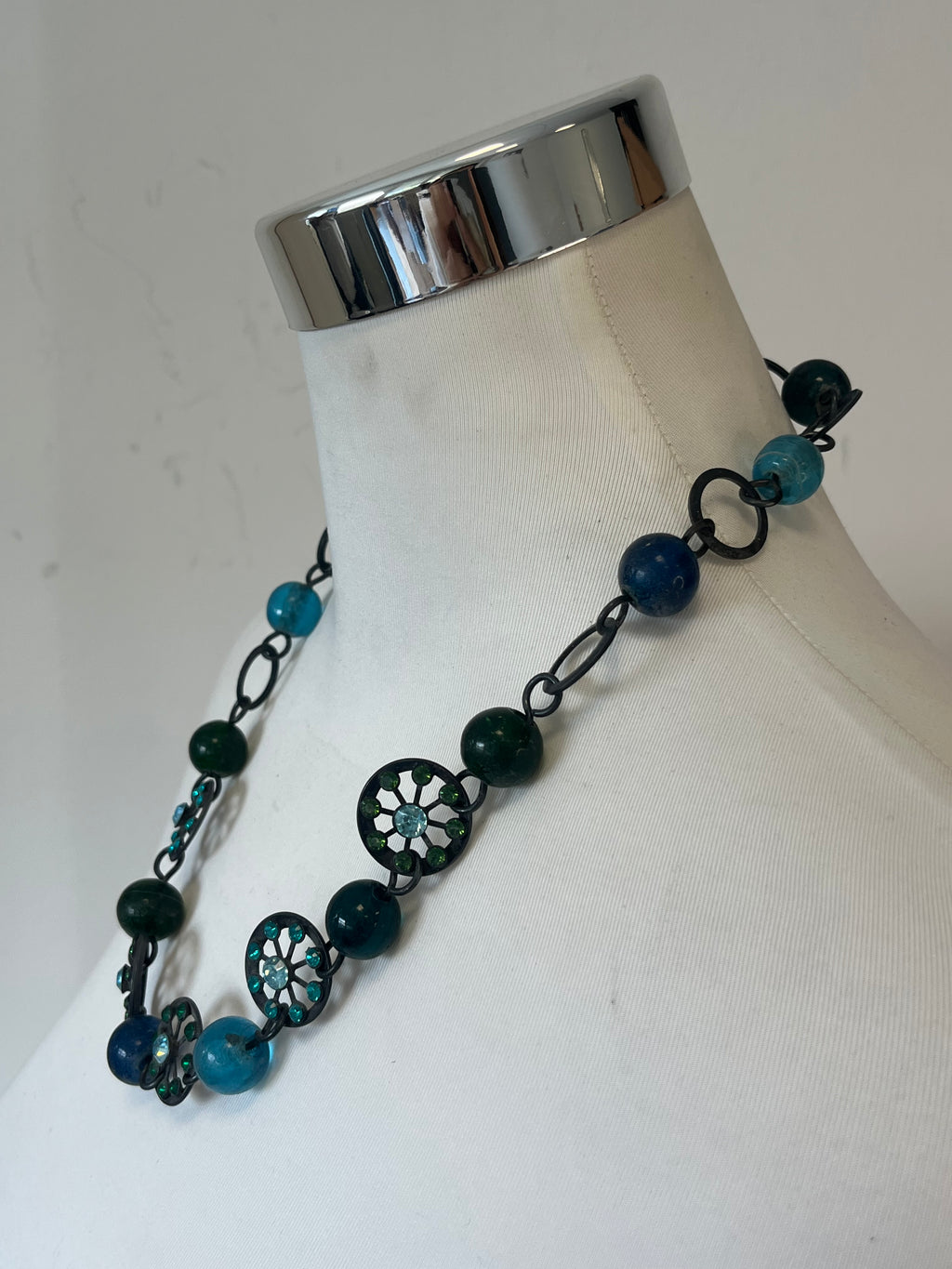 Konplott Beaded Kette Gunmetal Messing Blau Grün Glas 60cm Guter Zustand