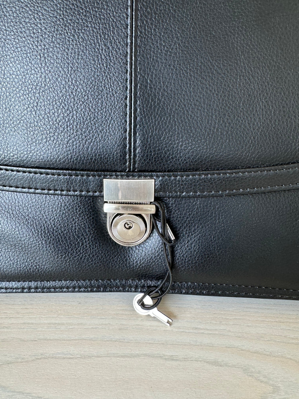 Leonhard Heyden Document Case – Leather, Black, Medium, Very Good Condition