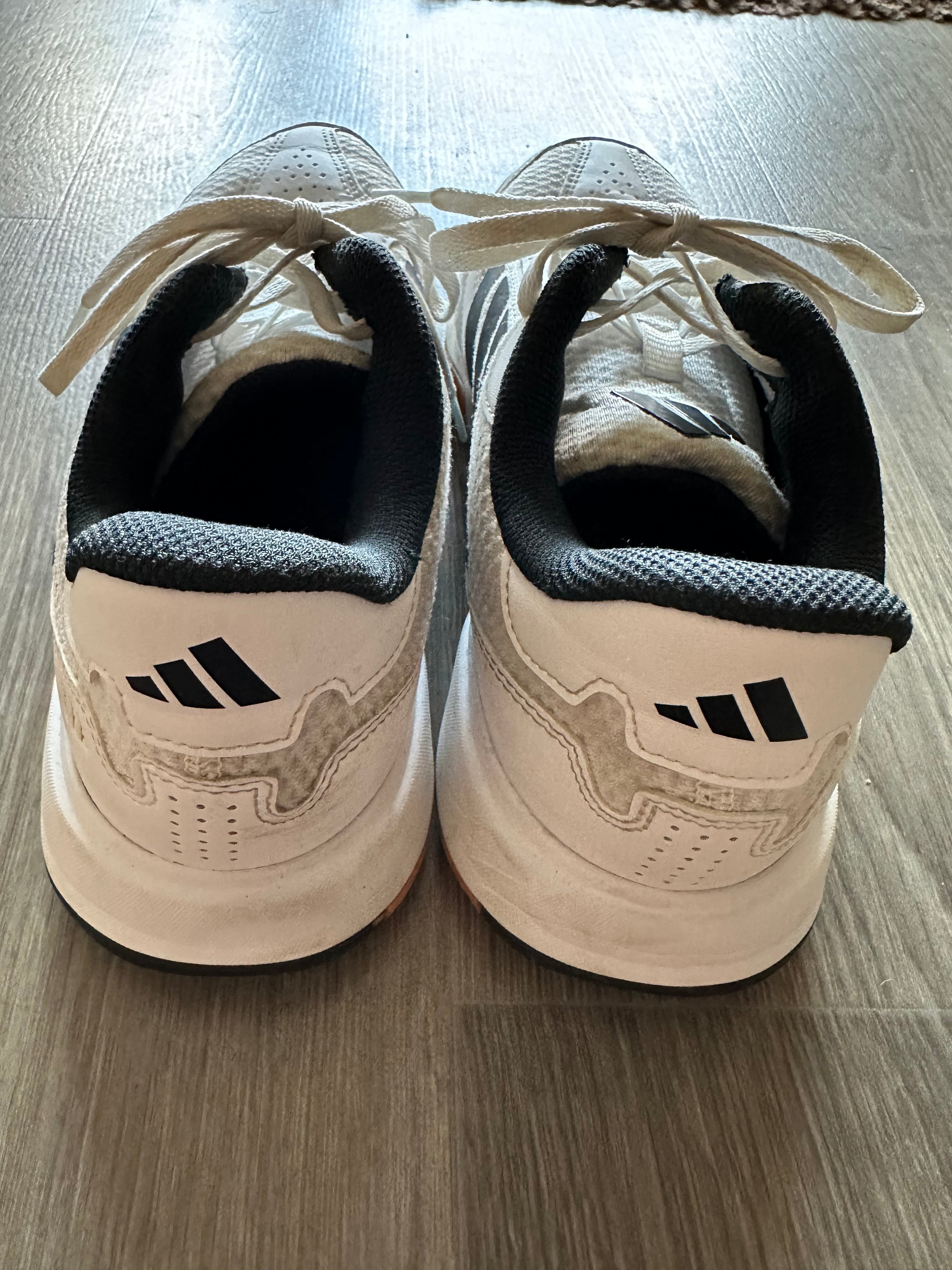 adidas Ligra 8 indoor court shoes White EU 42 – very good condition