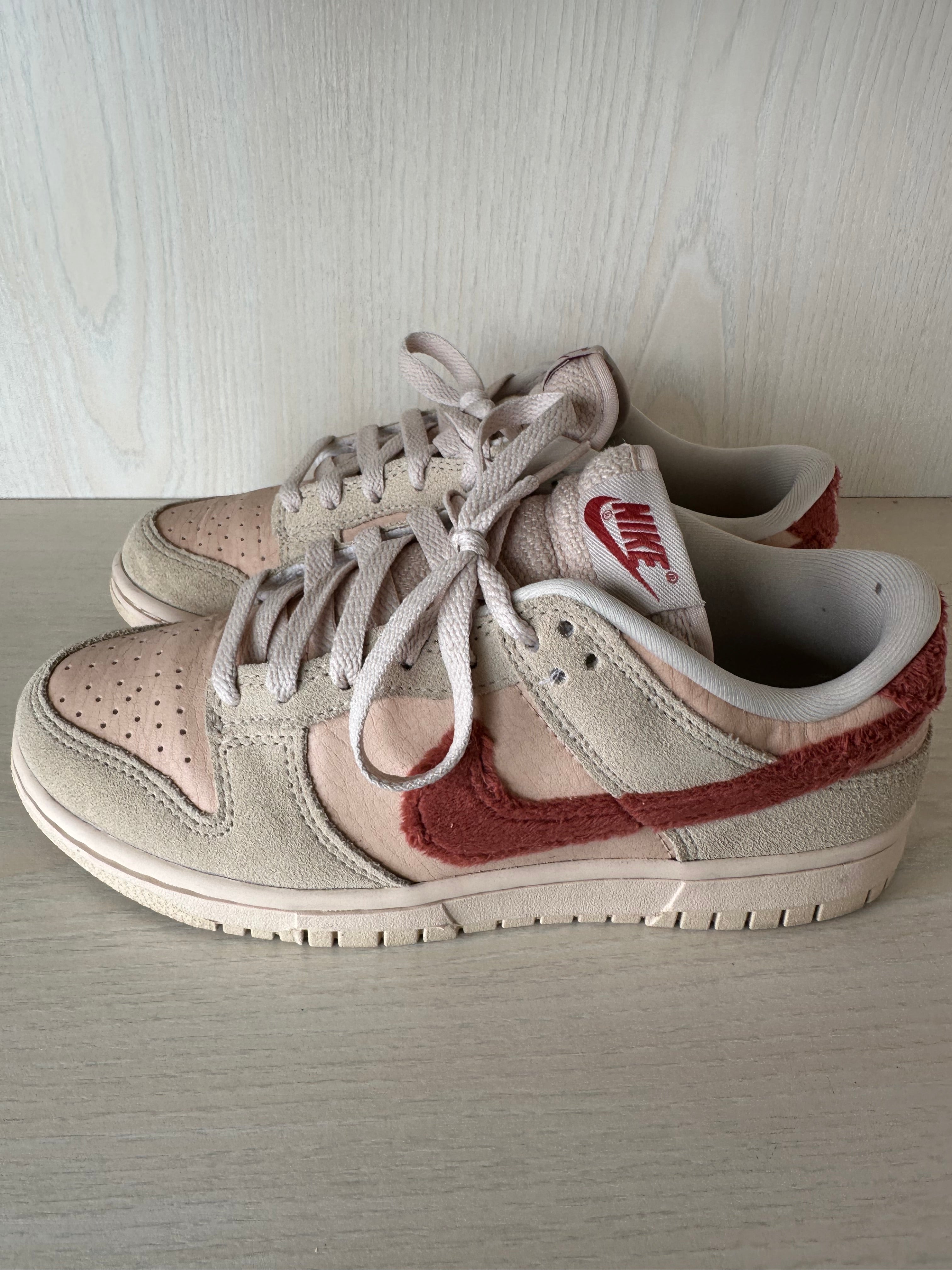 Nike Dunk Low “Terry Swoosh” W 6.5 Beige/Mars Stone – Very Good Condition