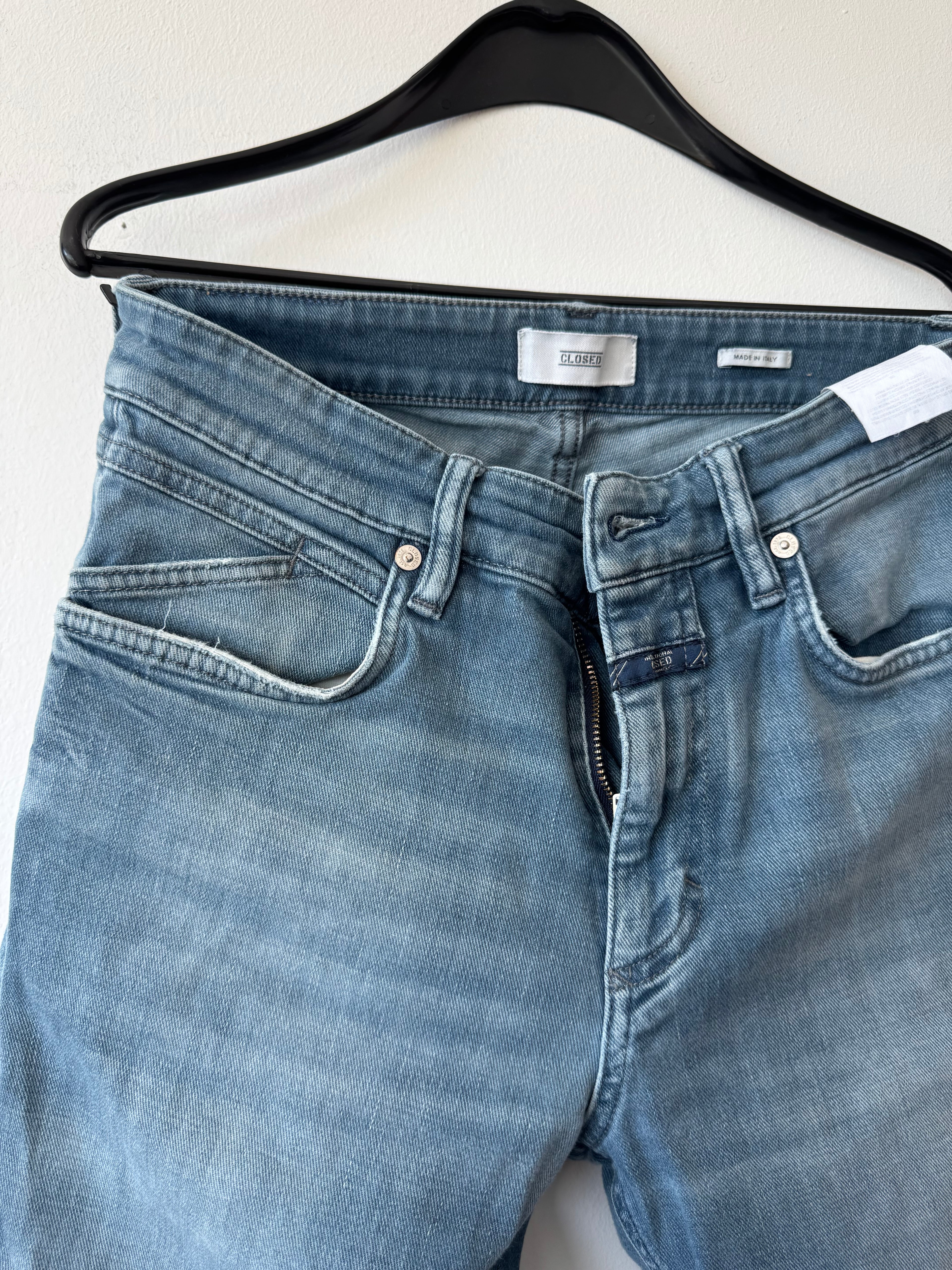 Closed Slim Fit Jeans W29 hellblau – guter Zustand