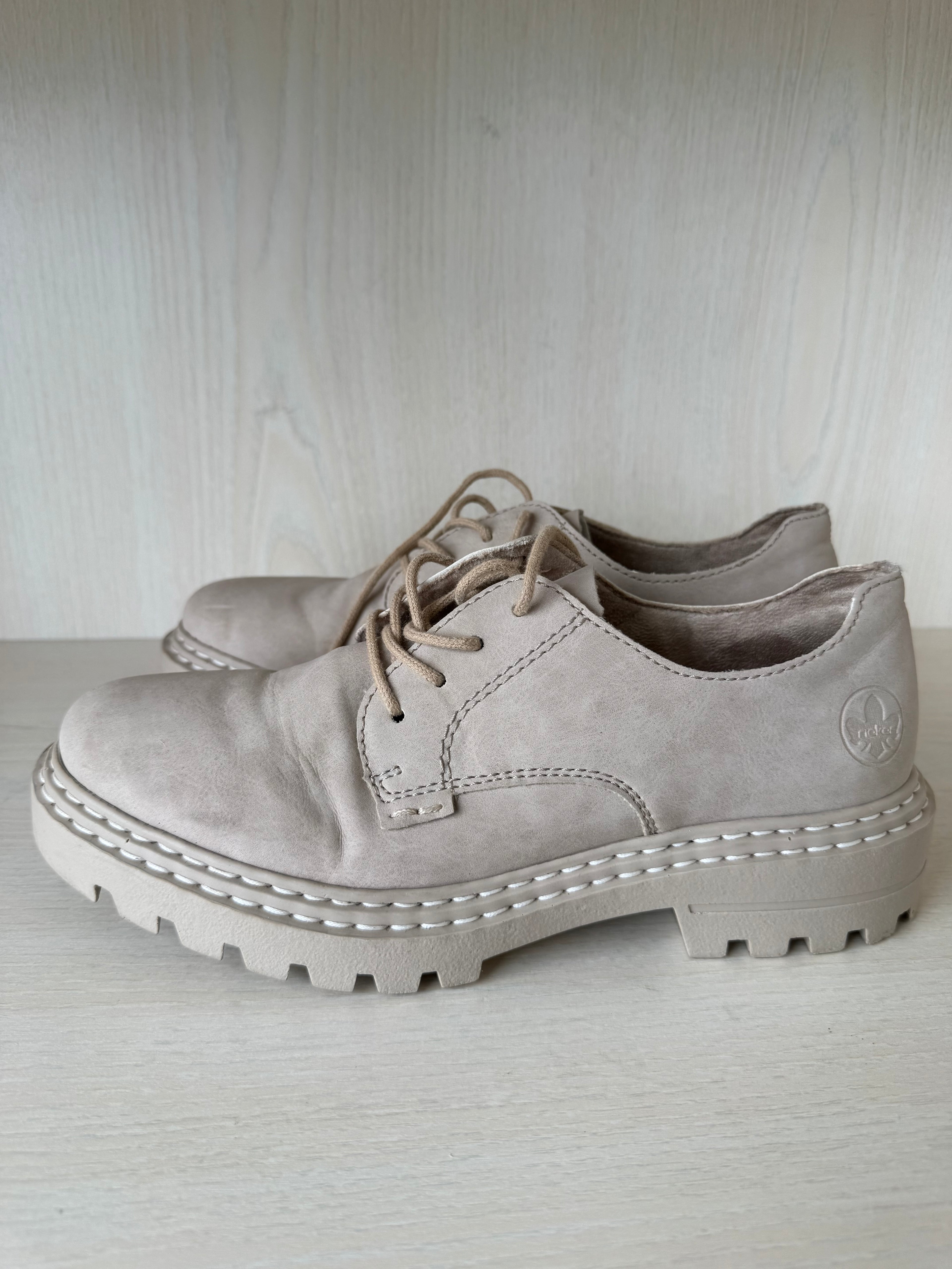 Rieker Damen Schnürschuhe Leder Beige Gr. 39 Guter Zustand