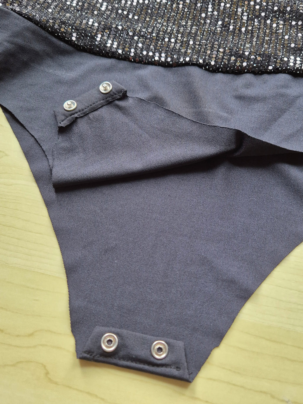 Pull&Bear Sequin Long Sleeve Bodysuit | XS | Black | Very Good